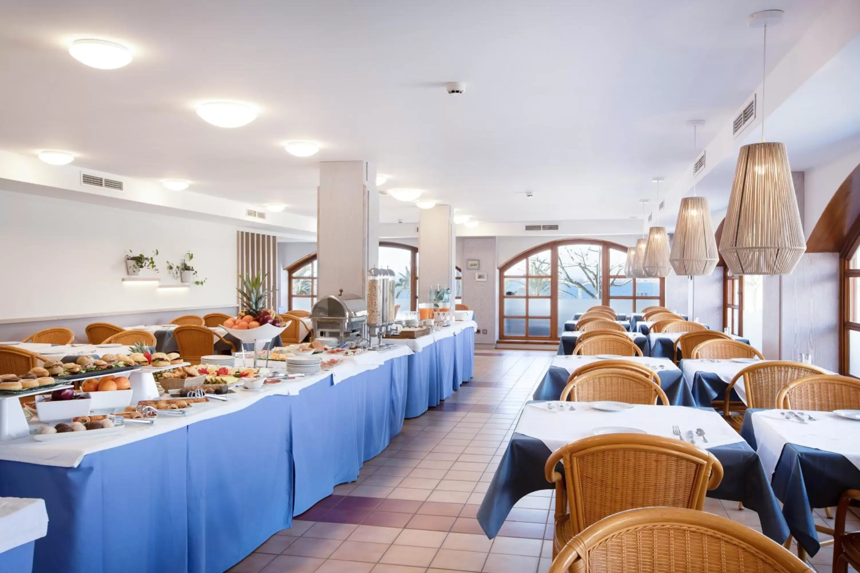 Buffet breakfast, Restaurant/Places to Eat in Prestige Mar y Sol