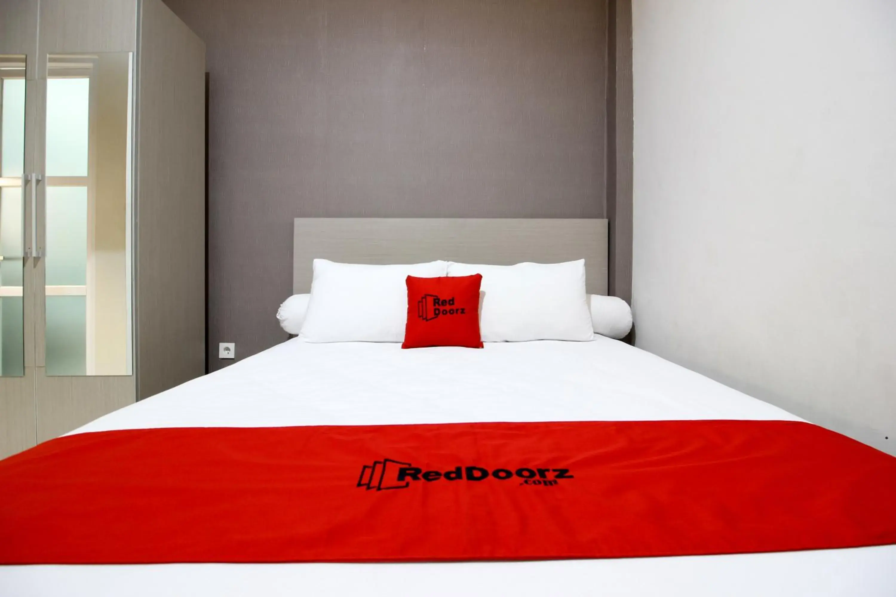 Bedroom, Bed in RedDoorz Plus near UPN Jogjakarta 2