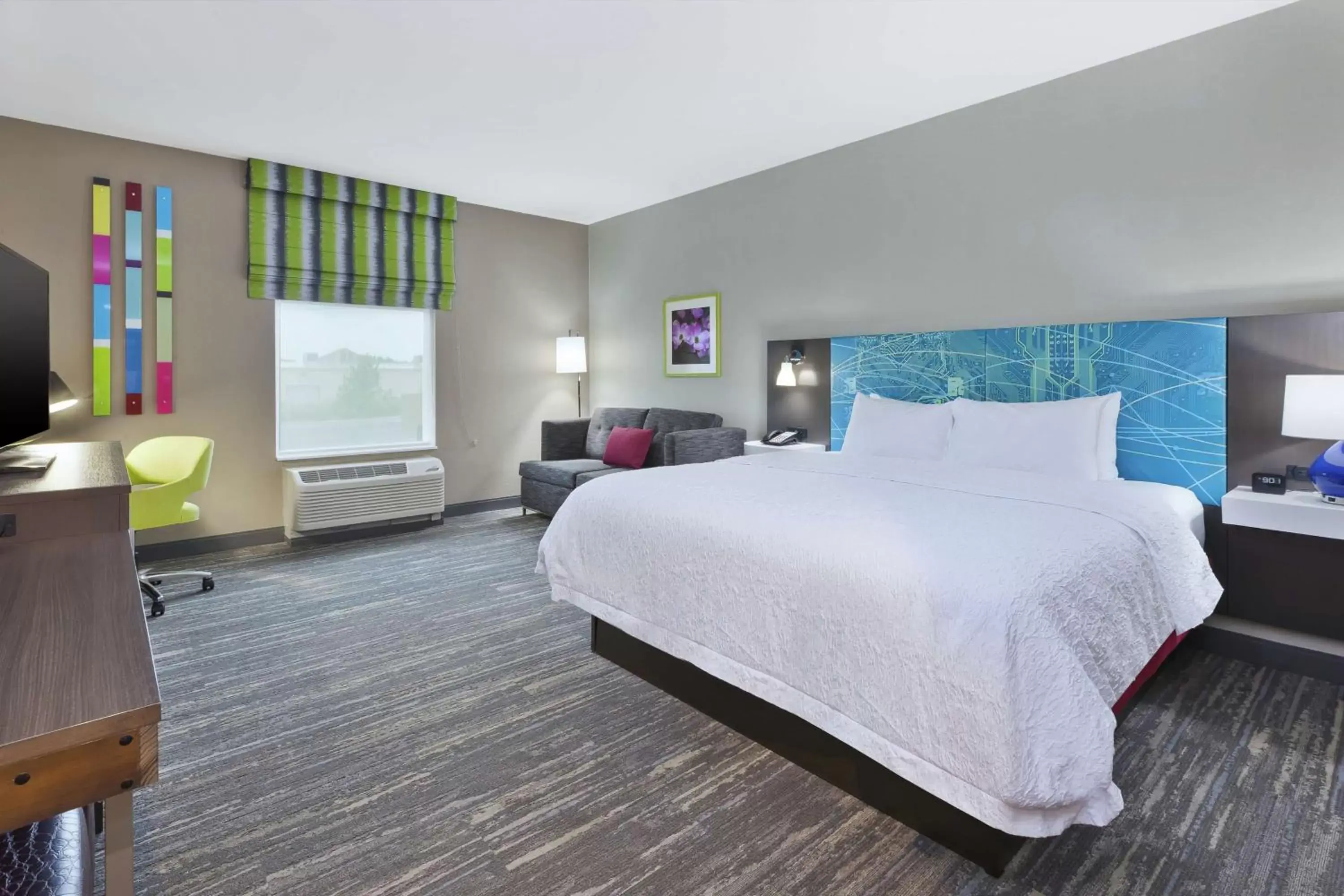 Bedroom, Bed in Hampton Inn Sedalia