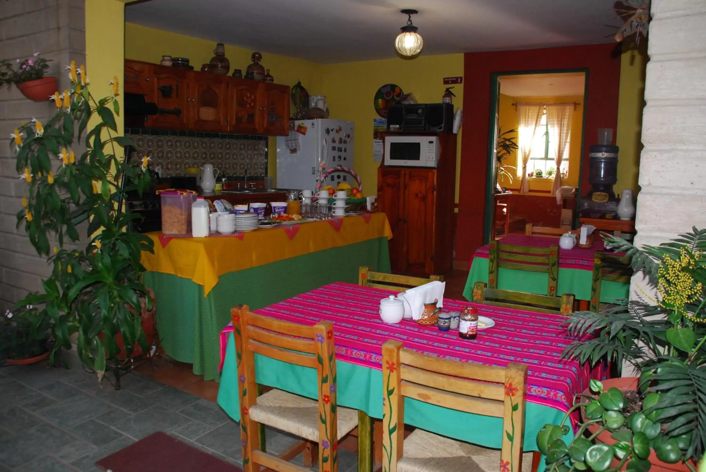 Day, Restaurant/Places to Eat in Casa del Retoño