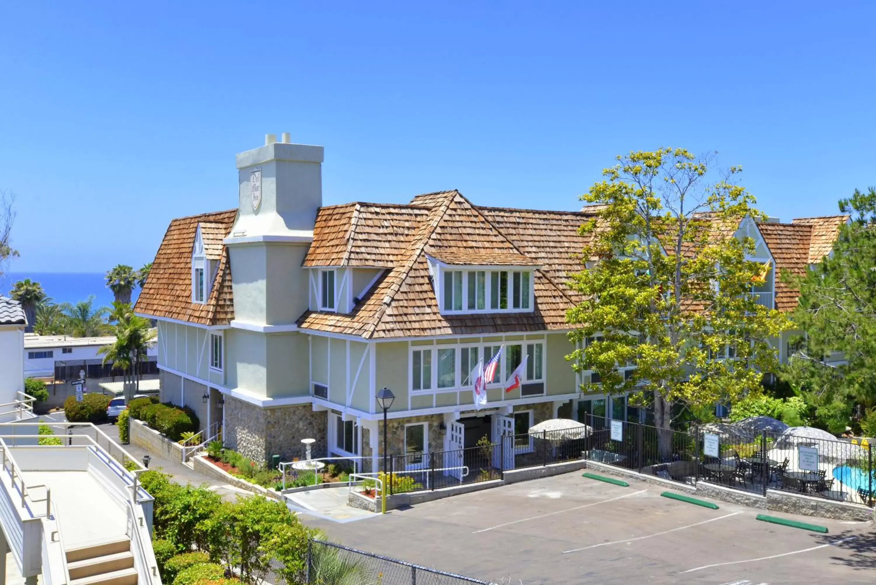 Property Building in Best Western Premier Del Mar Inn Hotel