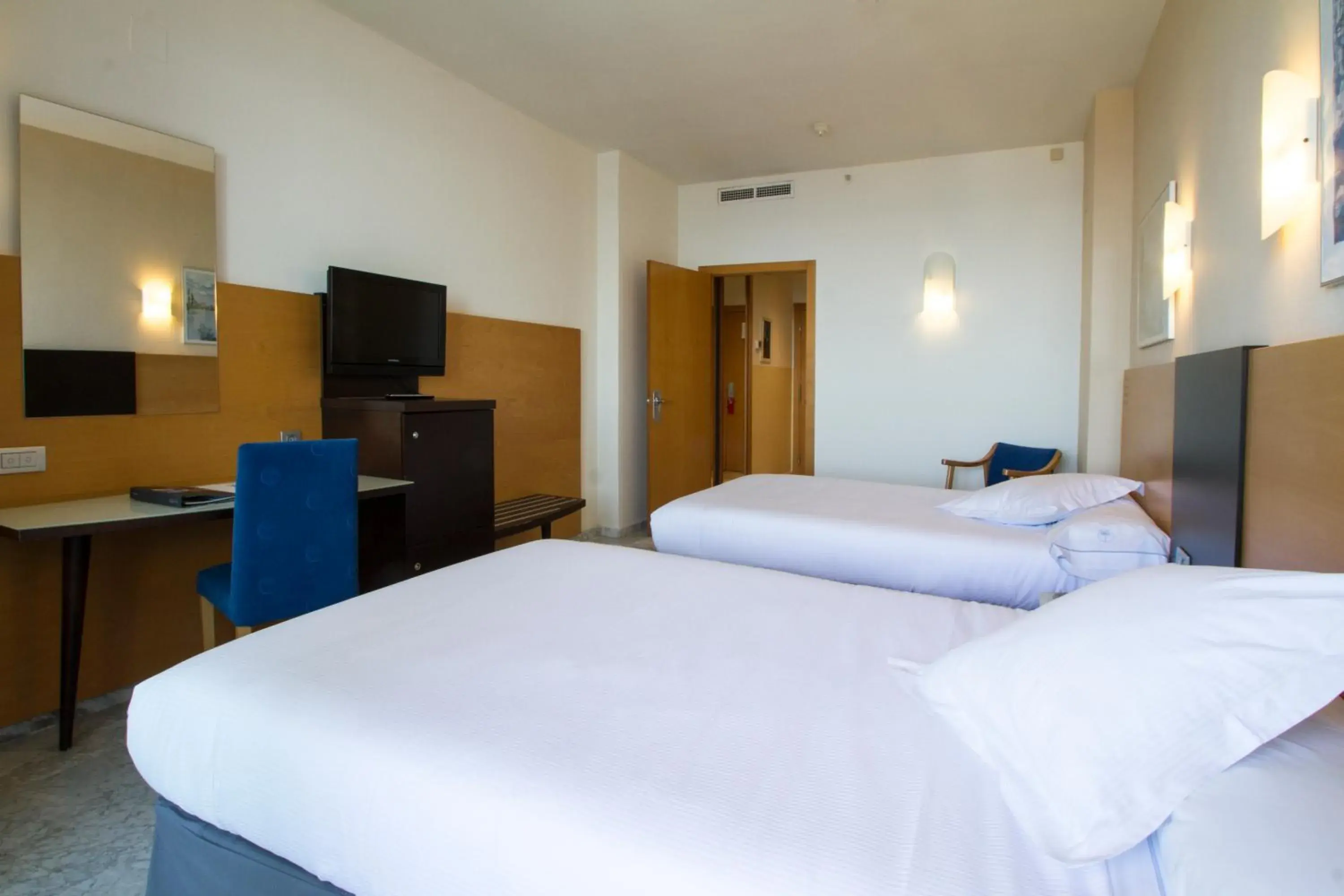 Bedroom, Room Photo in Hotel Madeira Centro