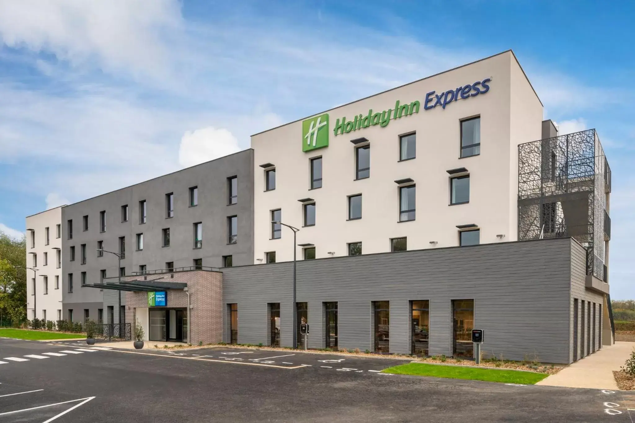 Other, Property Building in Holiday Inn Express - Marne-la-Vallée Val d'Europe, an IHG Hotel