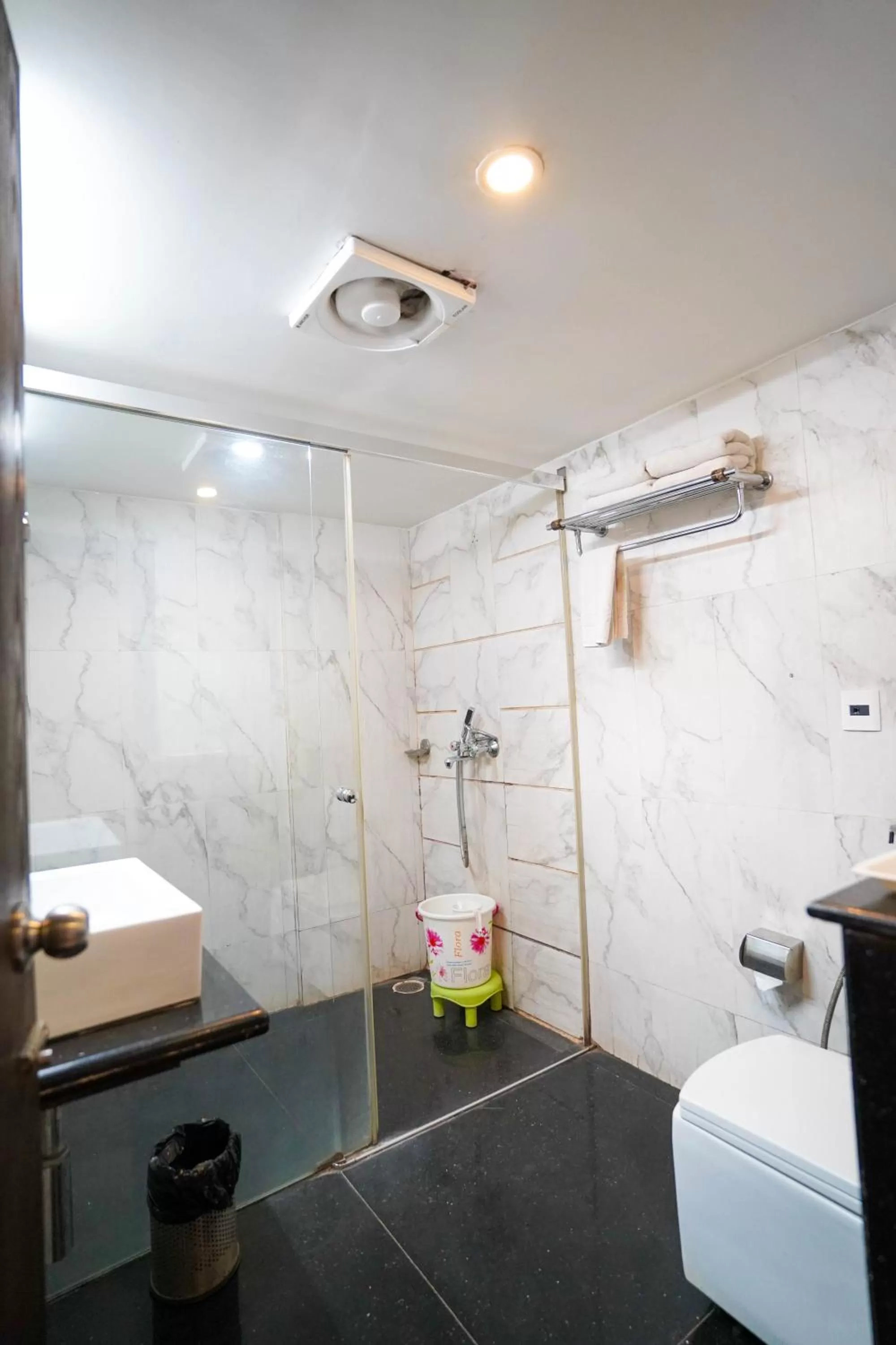 Bathroom in Hotel Floret Inn