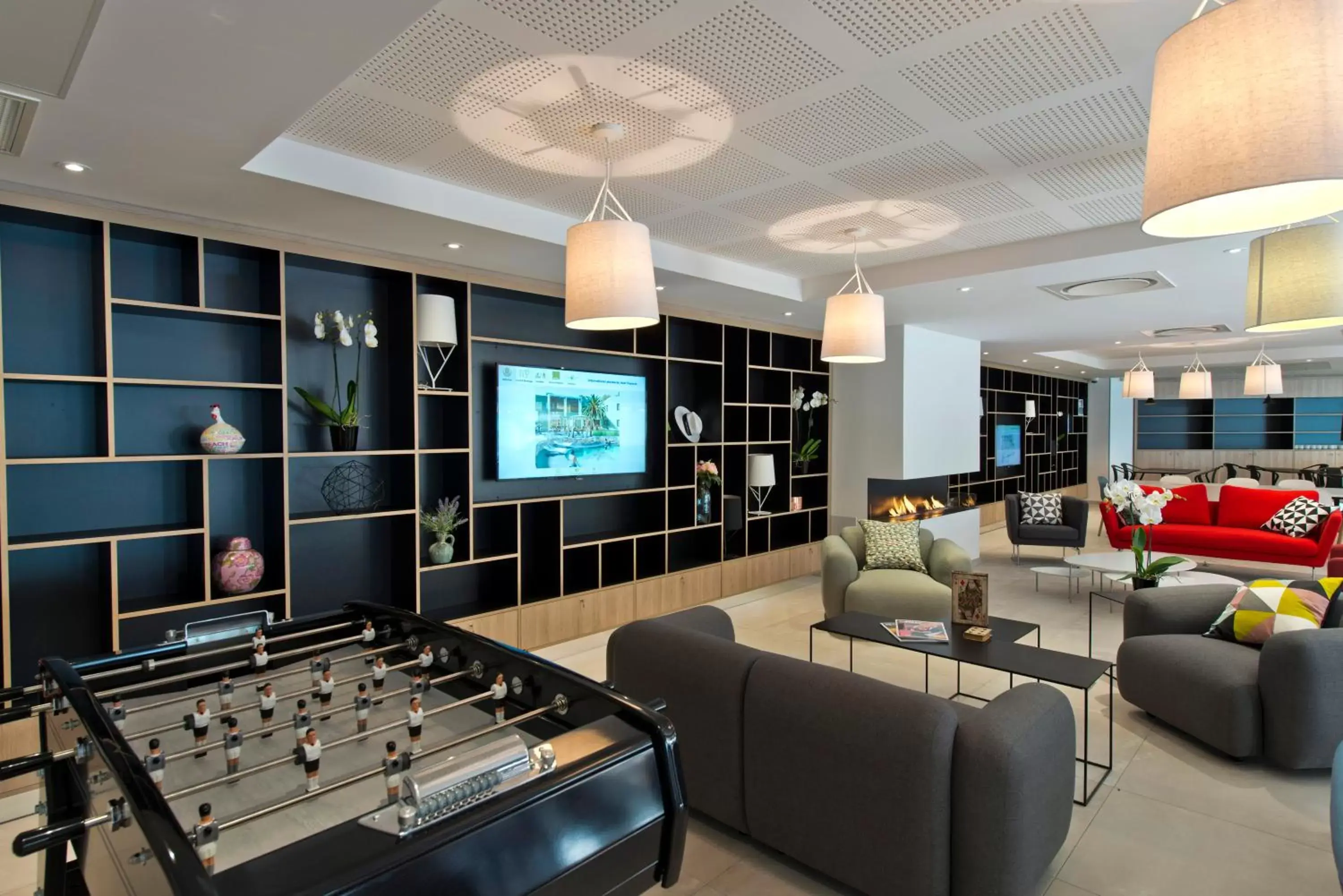 Evening entertainment, Lounge/Bar in Golden Tulip Sophia Antipolis - Hotel & Spa