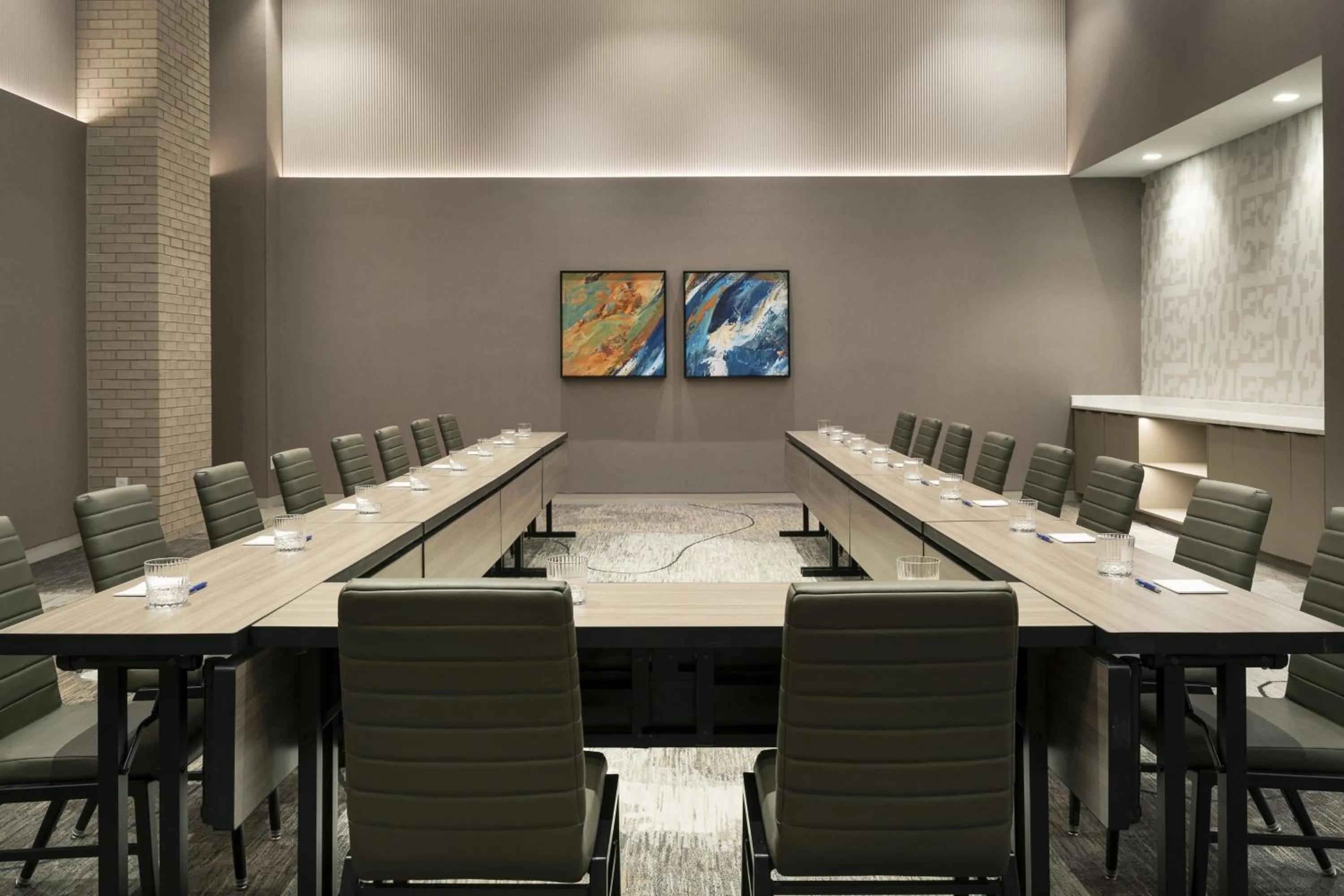 Meeting/conference room in Cascade Hotel, Kansas City, a Tribute Portfolio Hotel