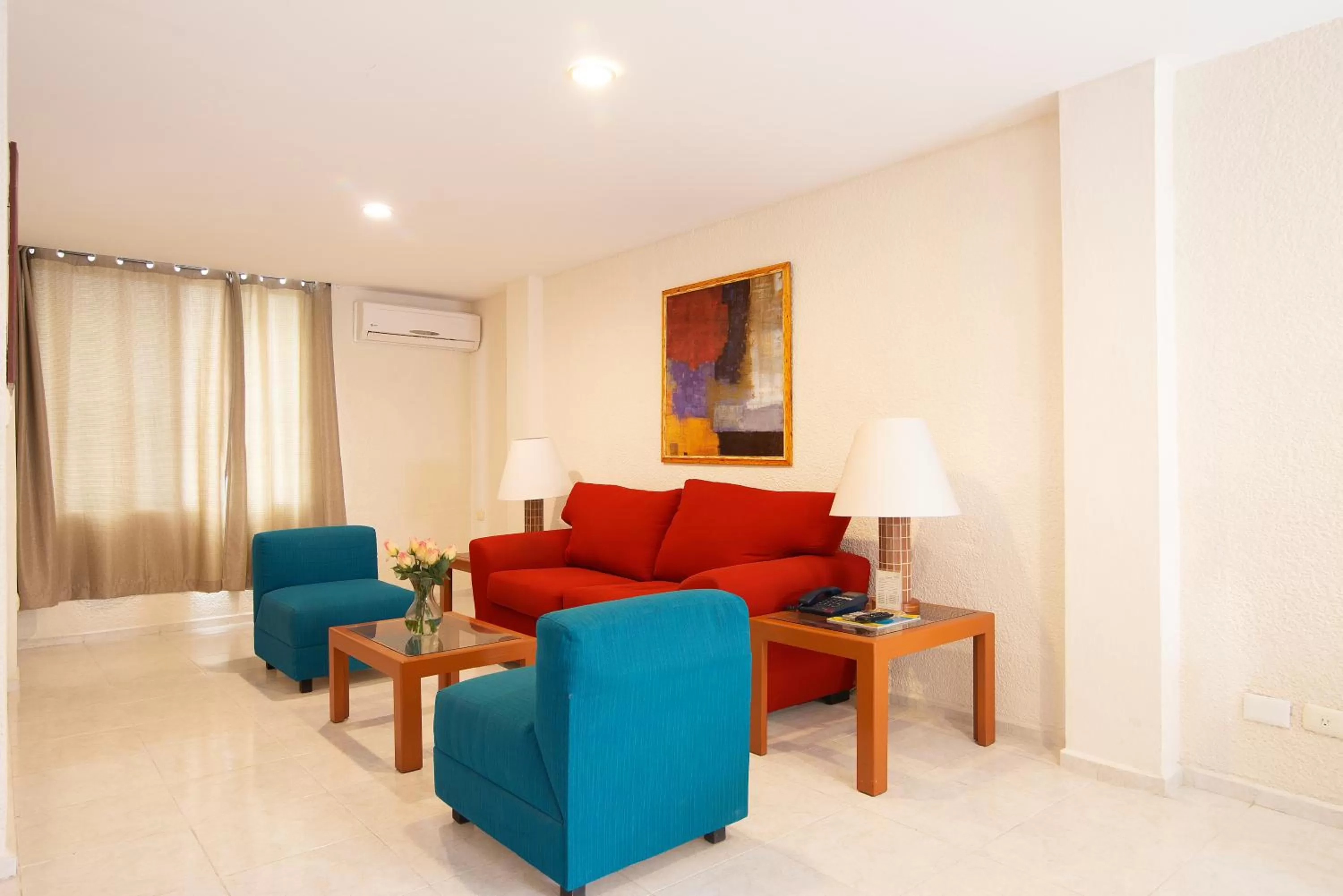 Living room in Hotel y Suites Nader