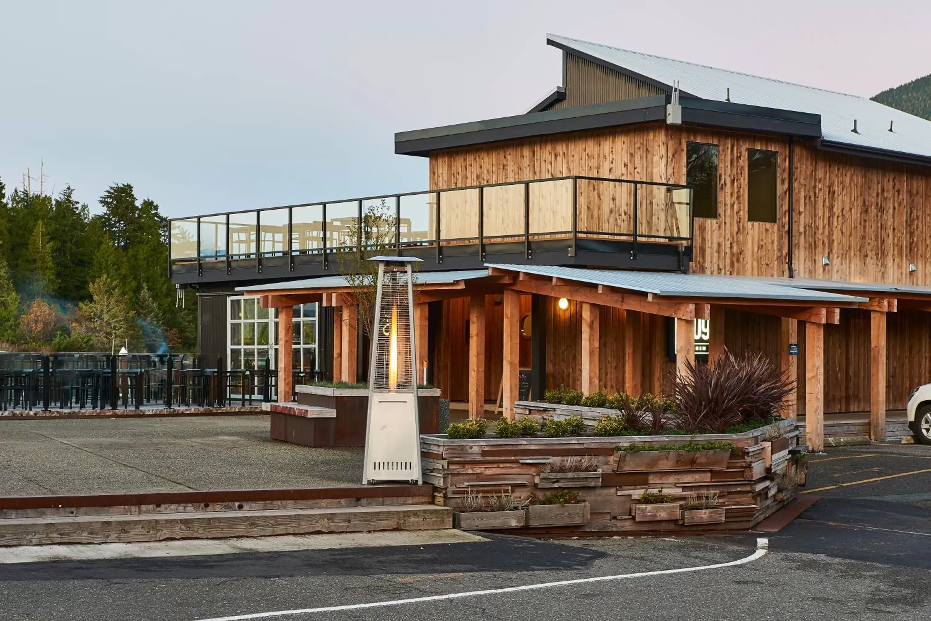 Restaurant/places to eat, Property Building in Tofino Resort + Marina