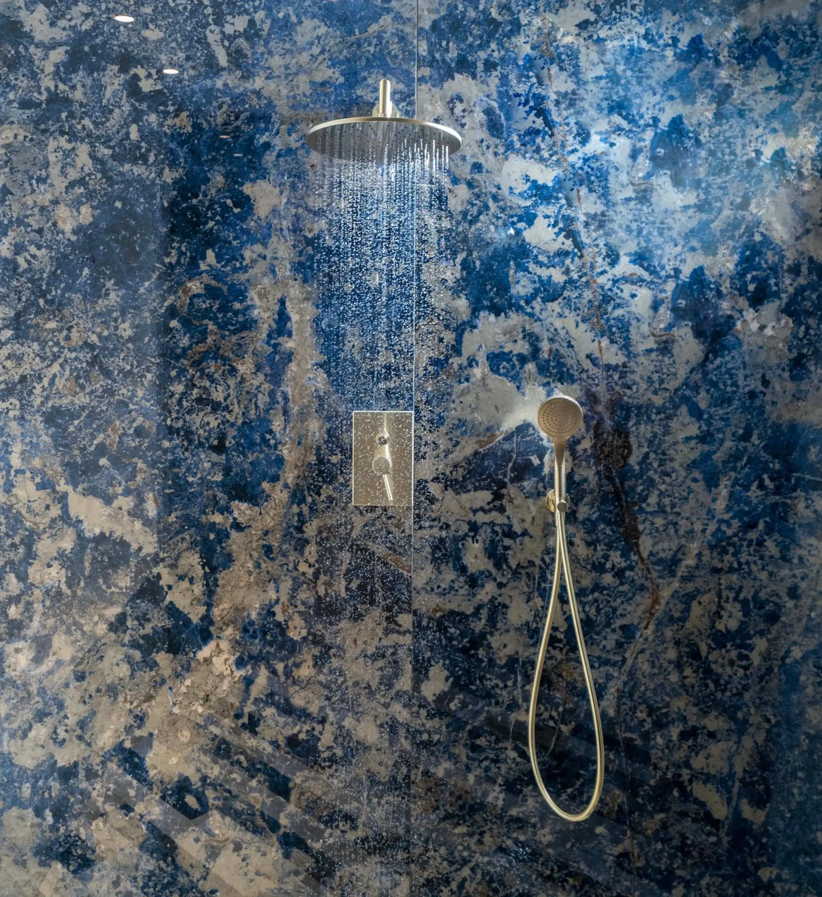 Shower in Hotel Cala Moresca