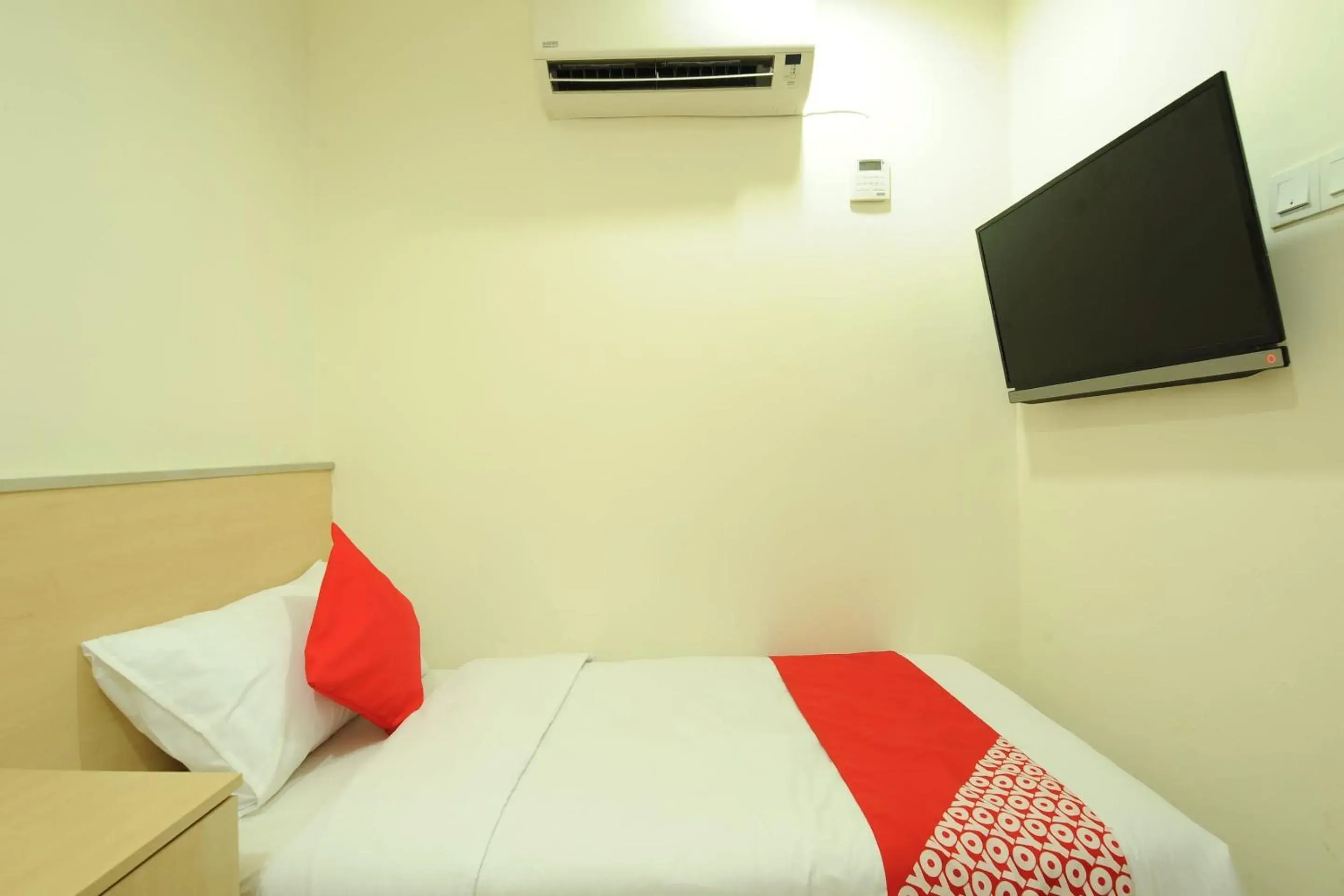 Bedroom, Bed in OYO 1055 Batu Caves Star Hotel