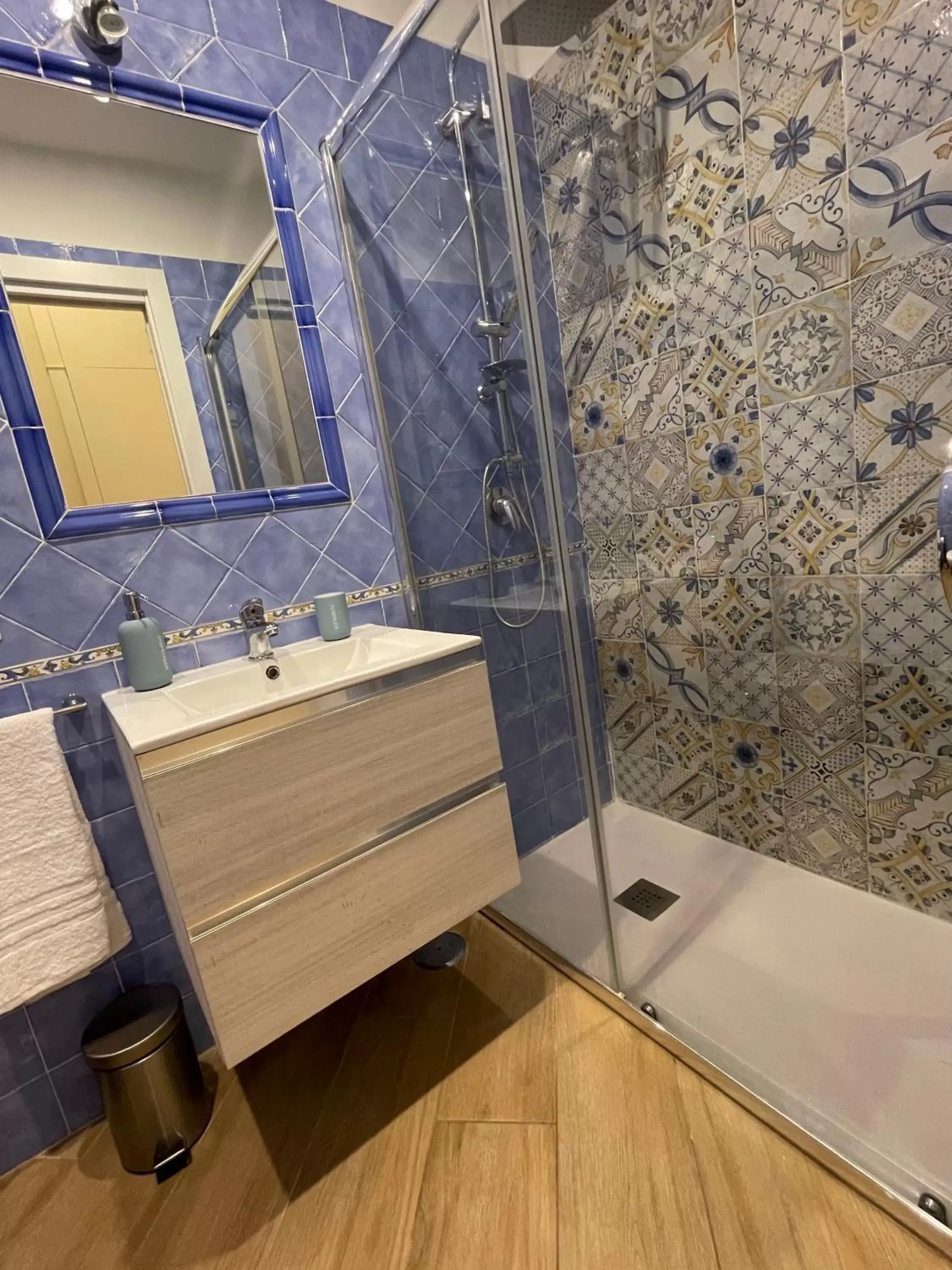 Shower, Bathroom in Mille Colori