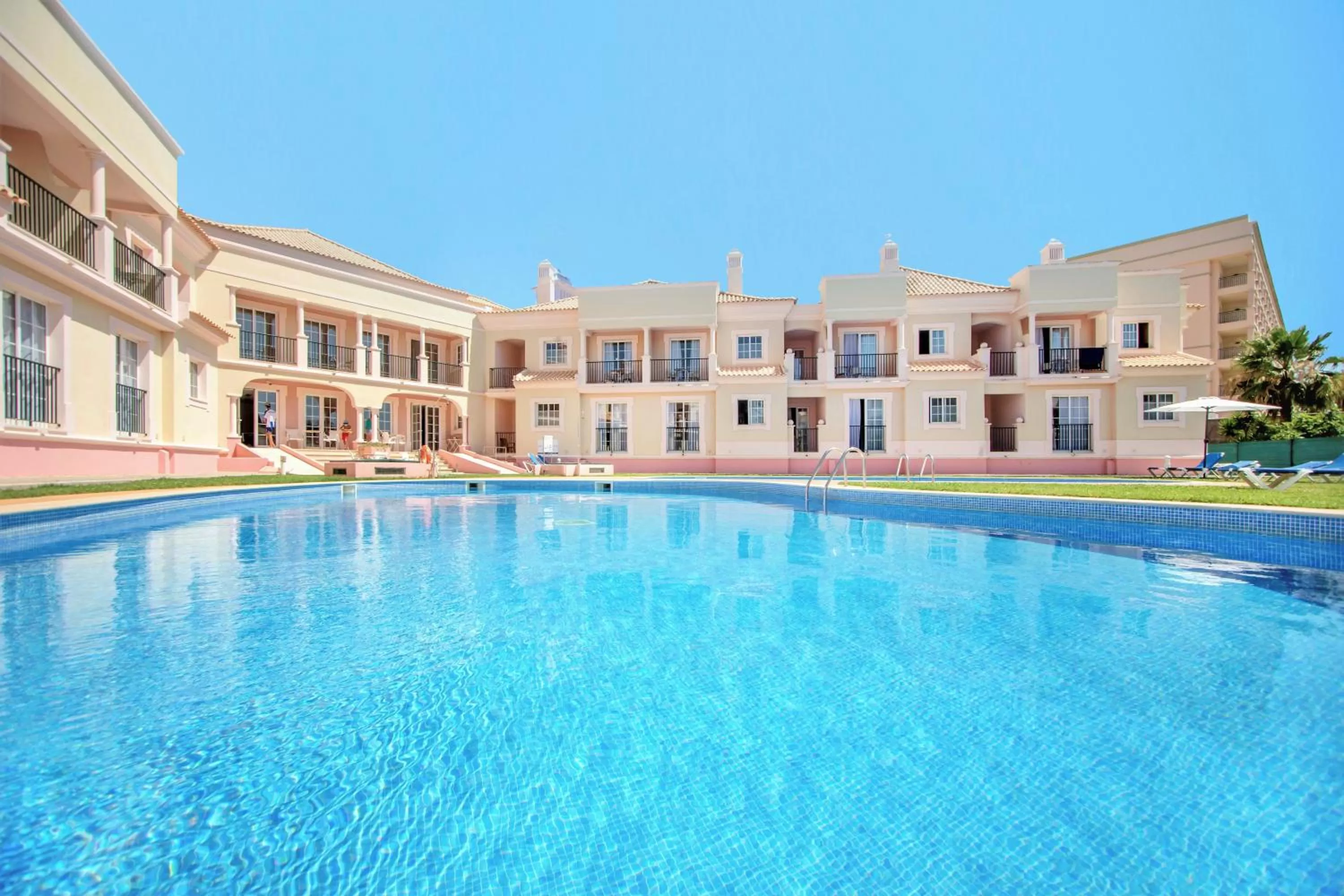 Swimming pool in Aquamar Albufeira Aparthotel
