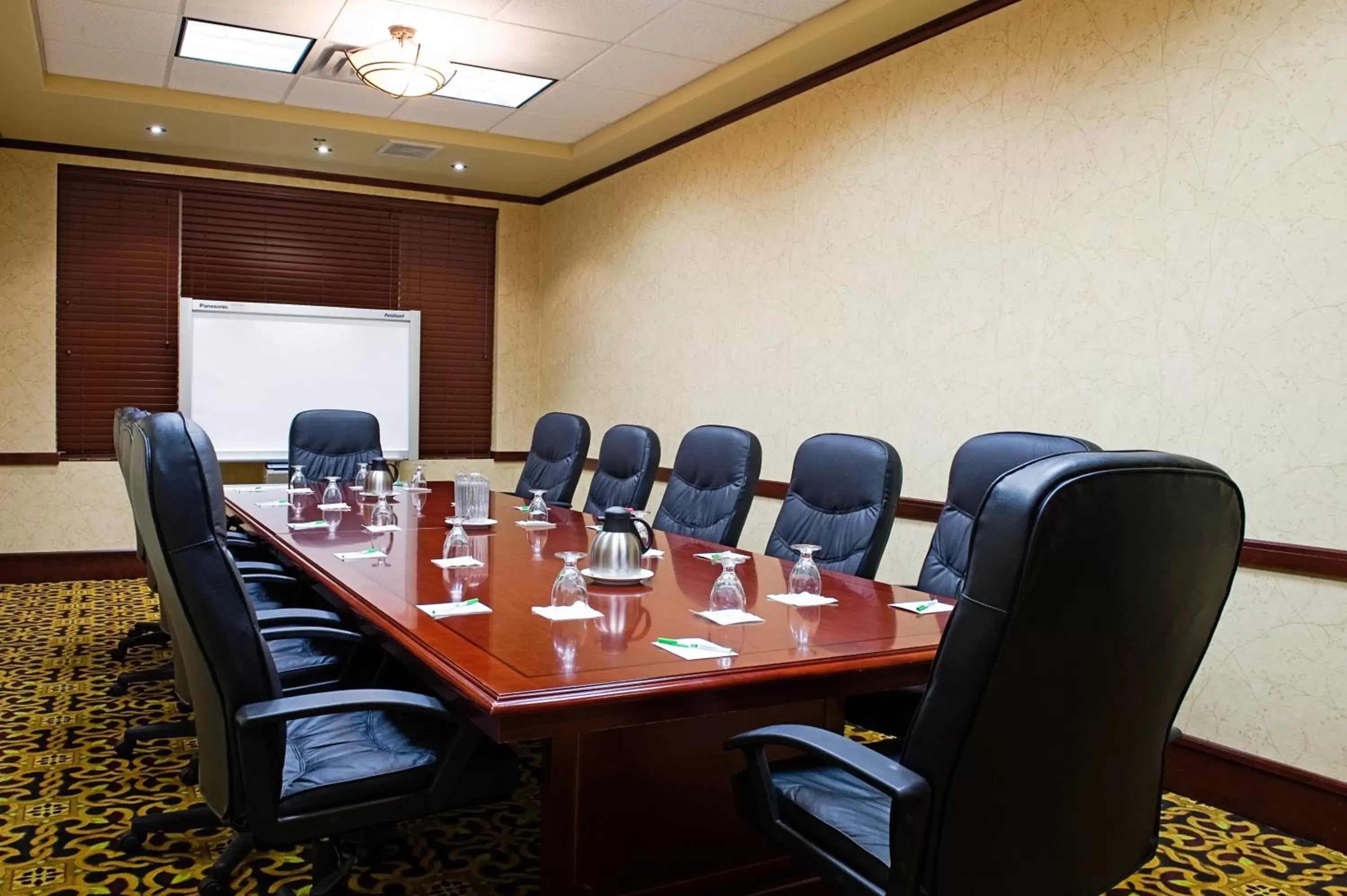 Meeting/conference room in Holiday Inn Hotel & Suites-West Edmonton, an IHG Hotel