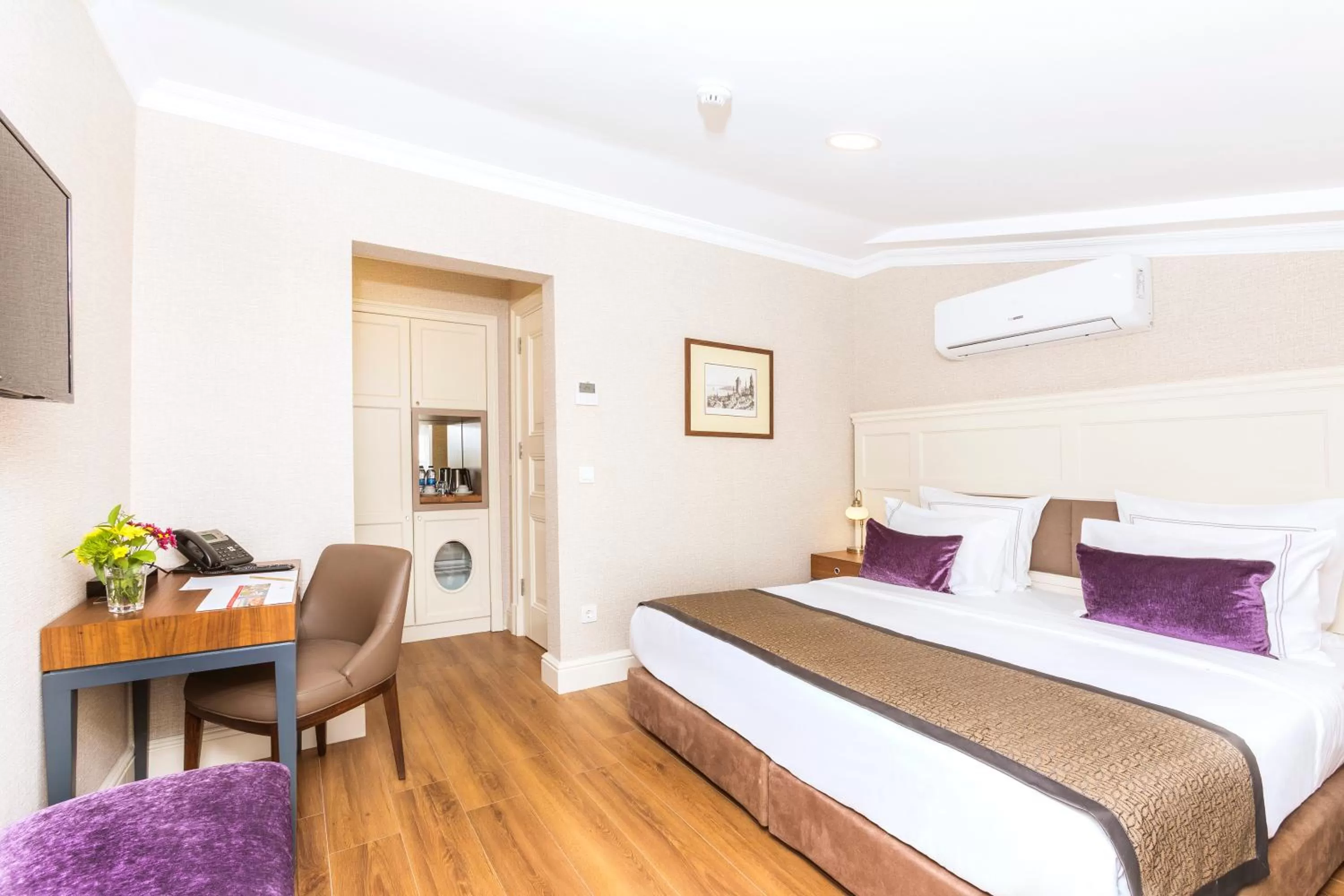 Photo of the whole room, Bed in Meroddi La Porta