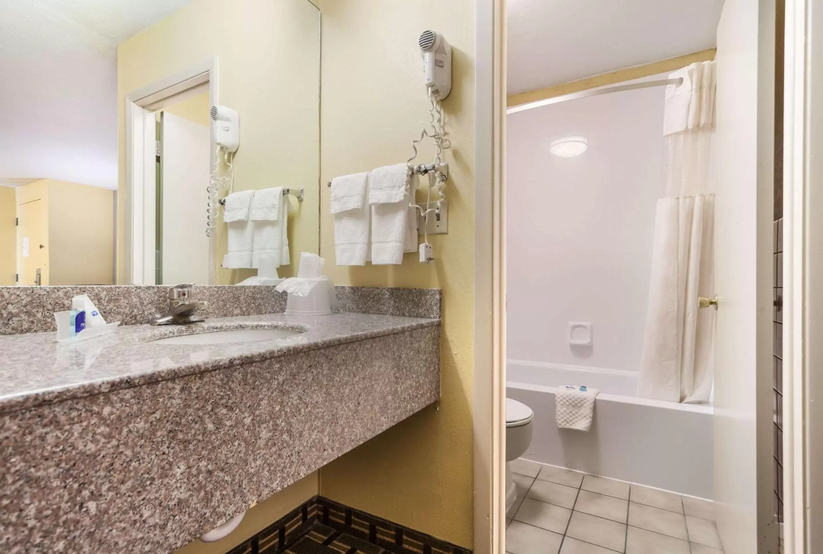 Photo of the whole room, Bathroom in Rodeway Inn University District