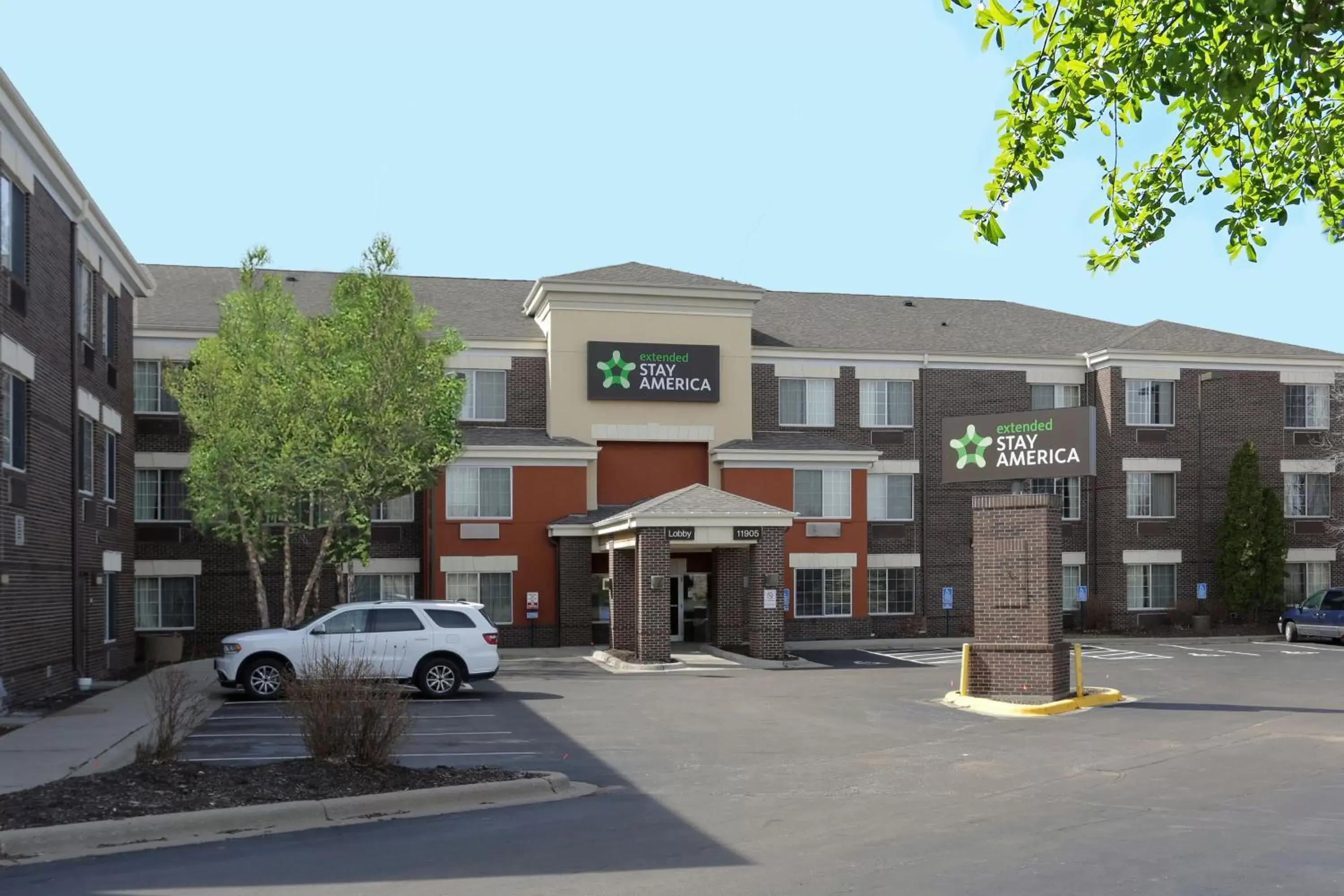 Property building in Extended Stay America Suites - Minneapolis - Eden Prairie - Technology Drive