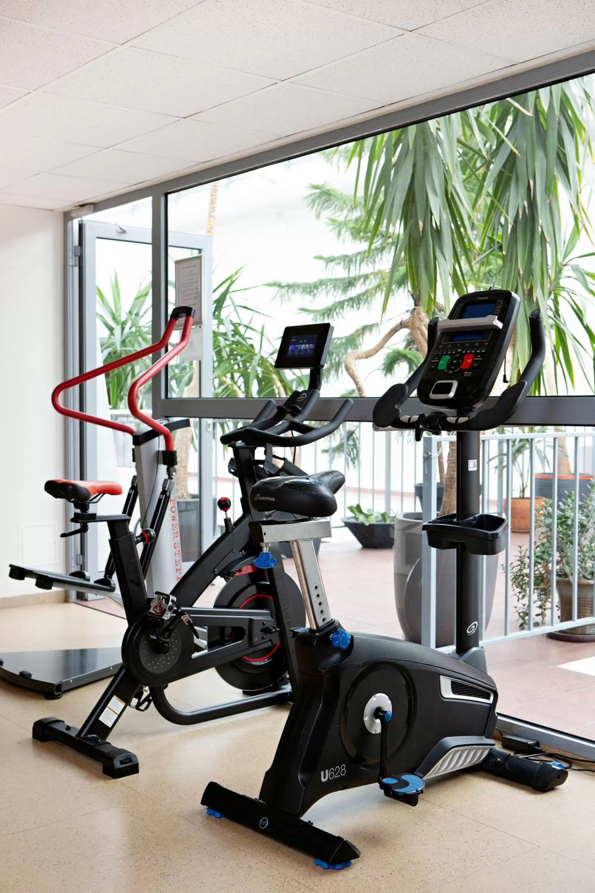 Fitness centre/facilities in Art City Inn