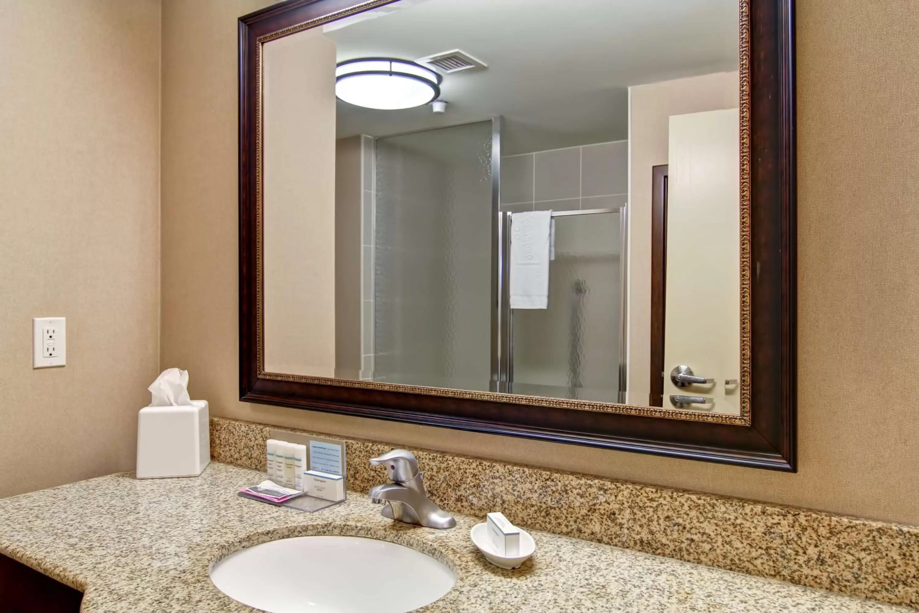 Bathroom in Hampton Inn Sudbury, Ontario