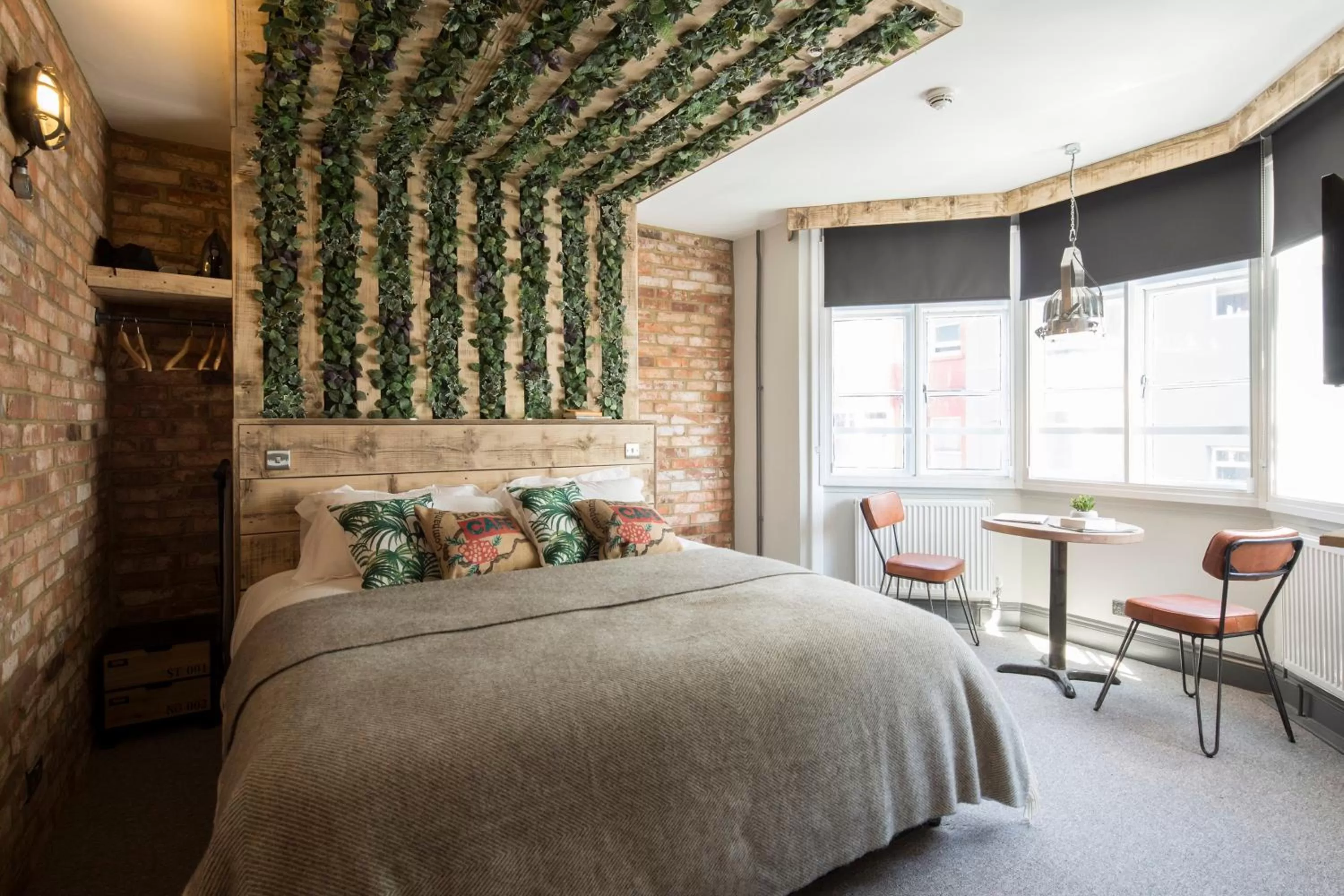 Bed in One Broad Street