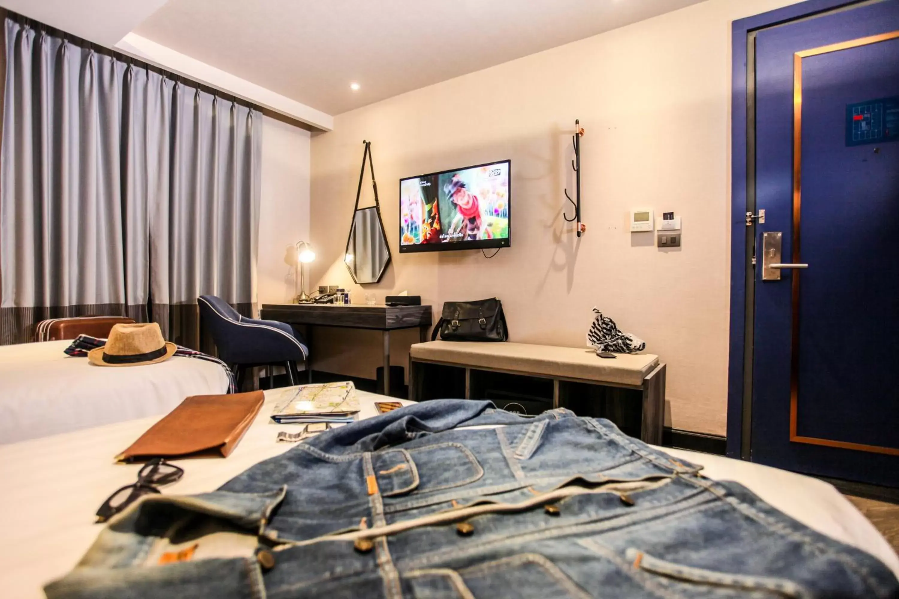 Bedroom, TV/Entertainment Center in Vince Hotel Pratunam
