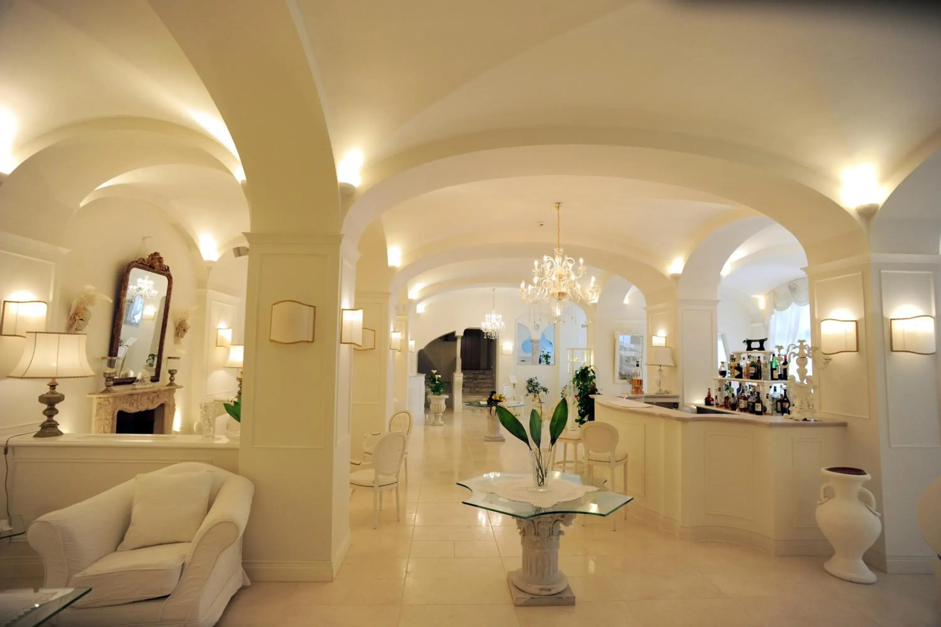 Lounge or bar in Minori Palace