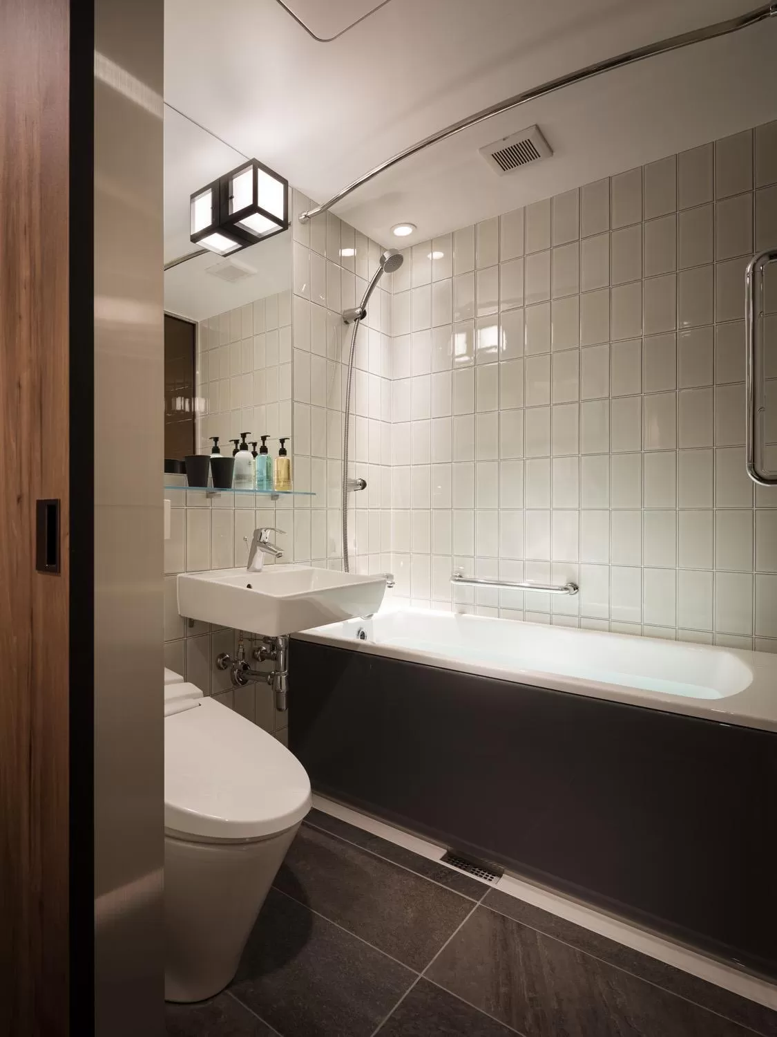 Shower in Kyoto Granbell Hotel