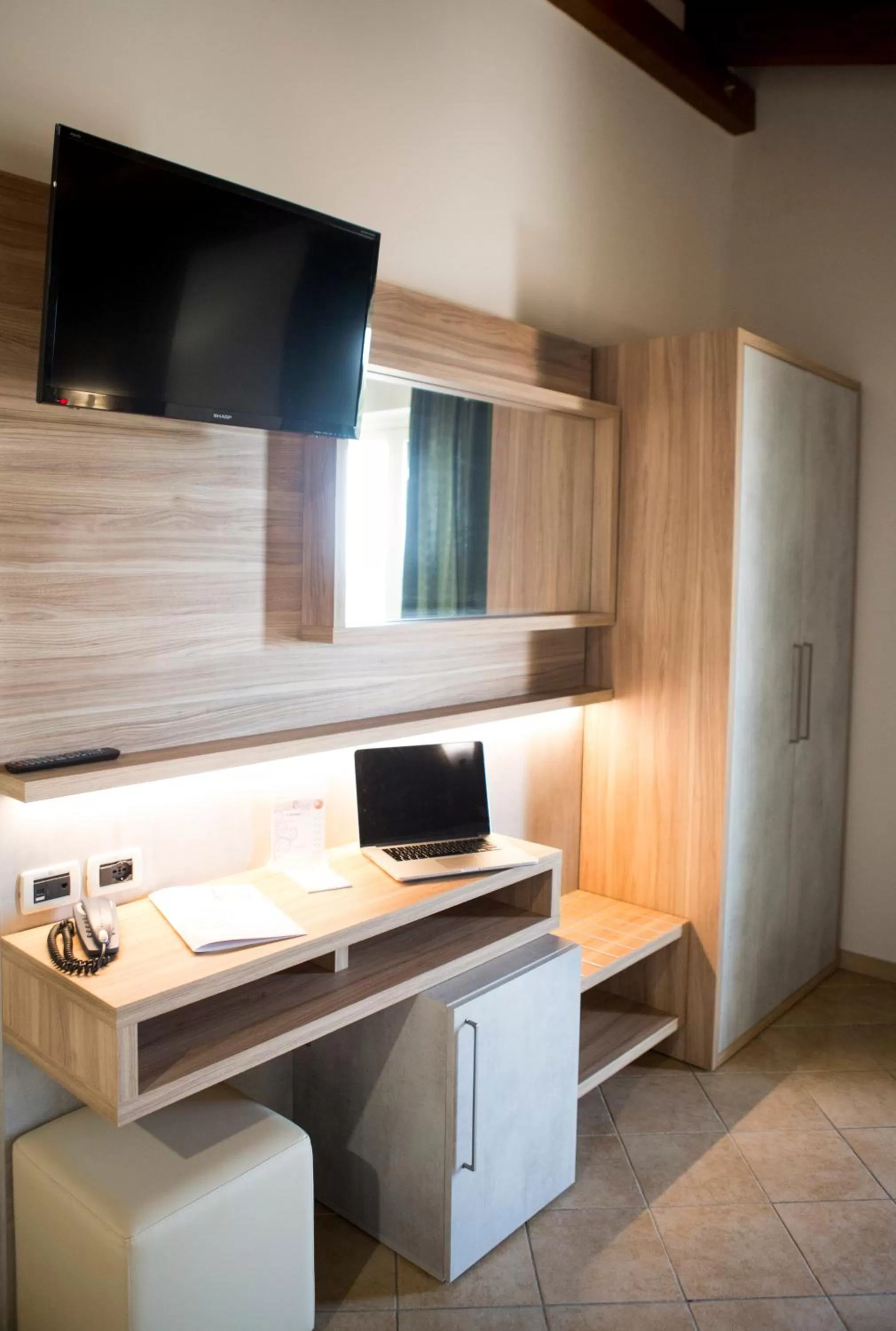 TV and multimedia in Hotel Prestige