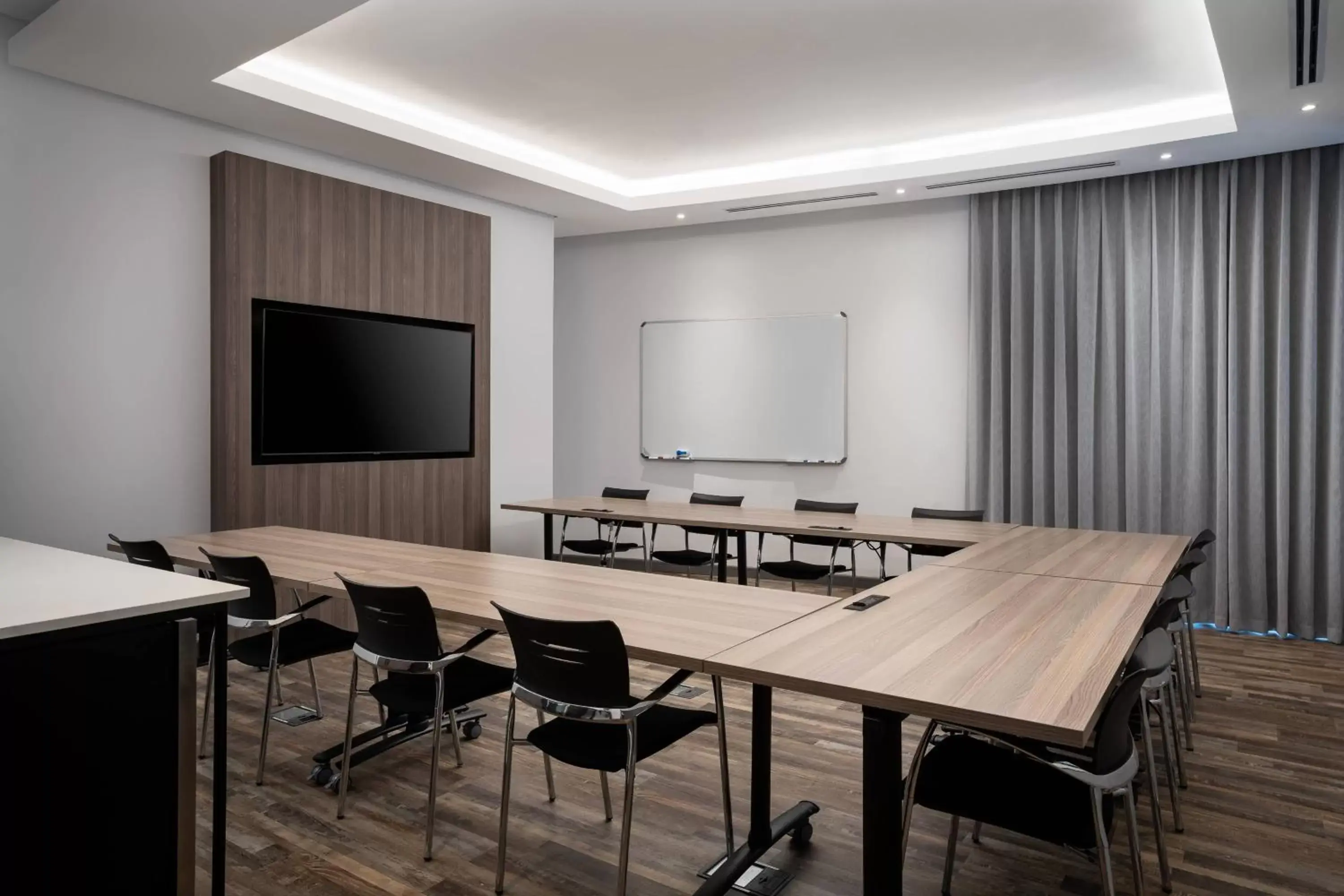 Meeting/conference room in Protea Hotel by Marriott Johannesburg Wanderers