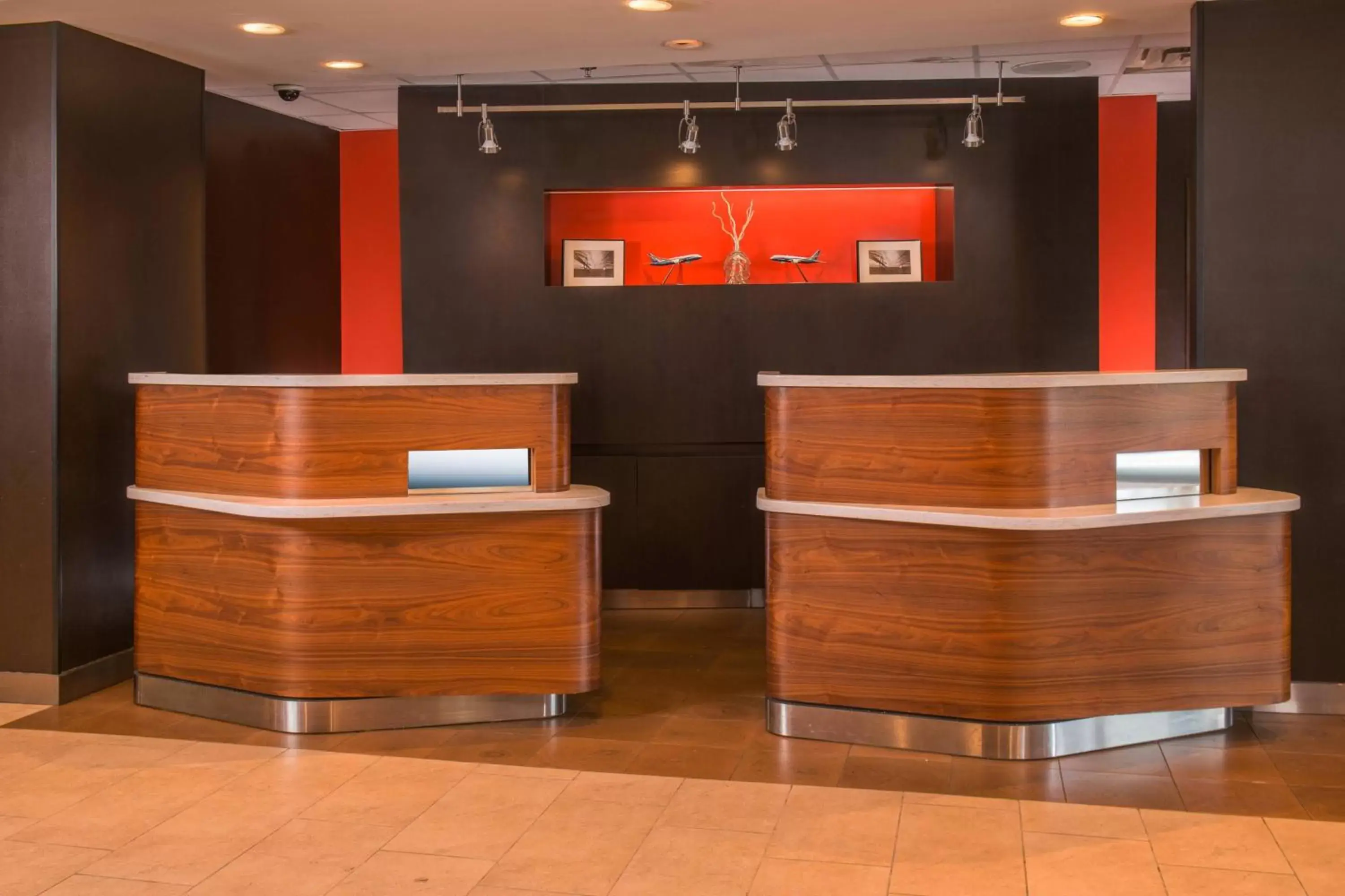 Property building, Lobby/Reception in Courtyard by Marriott North Charleston Airport Coliseum