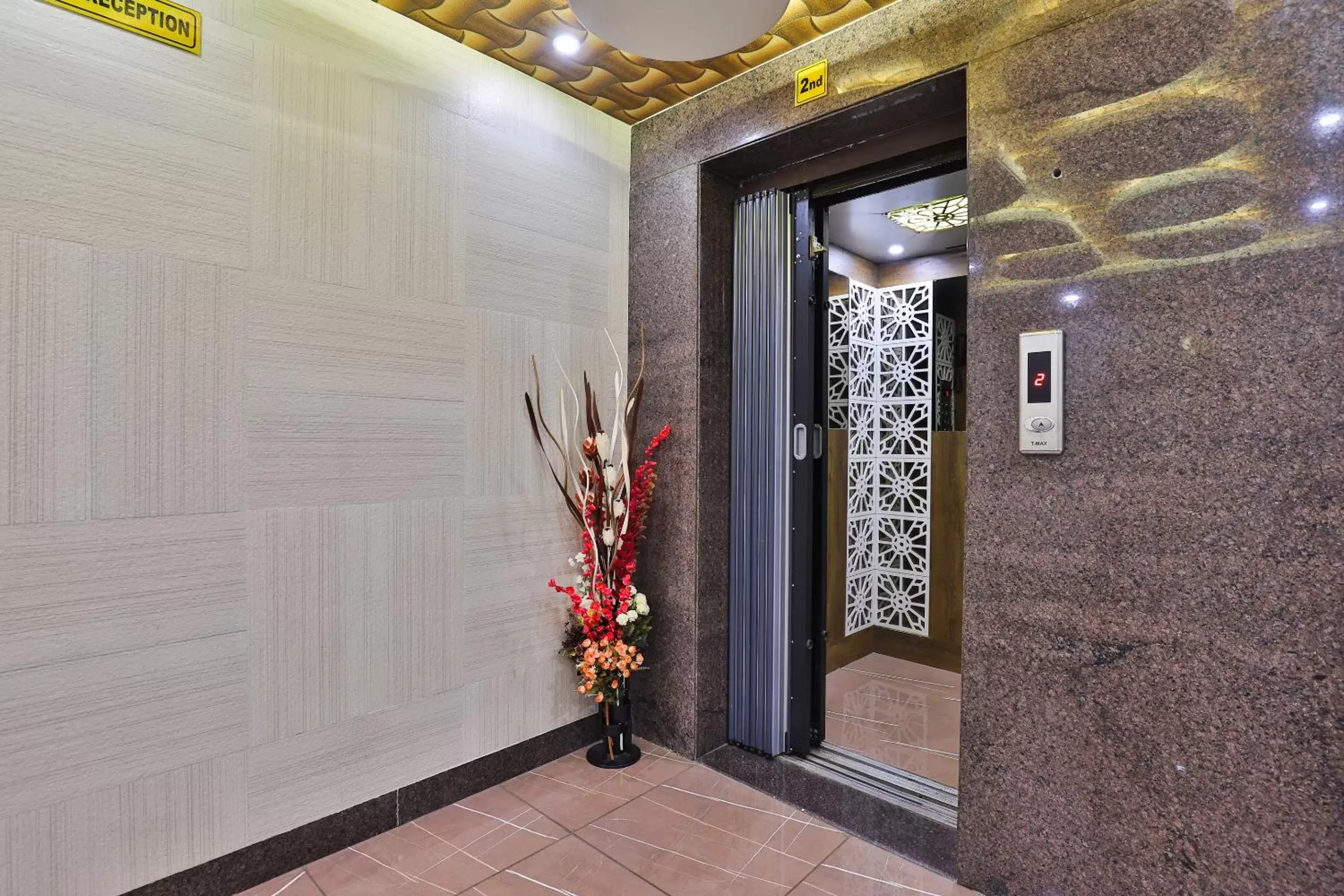 Facade/entrance in Hotel Pearl Facade/entrance in Hotel Pearl