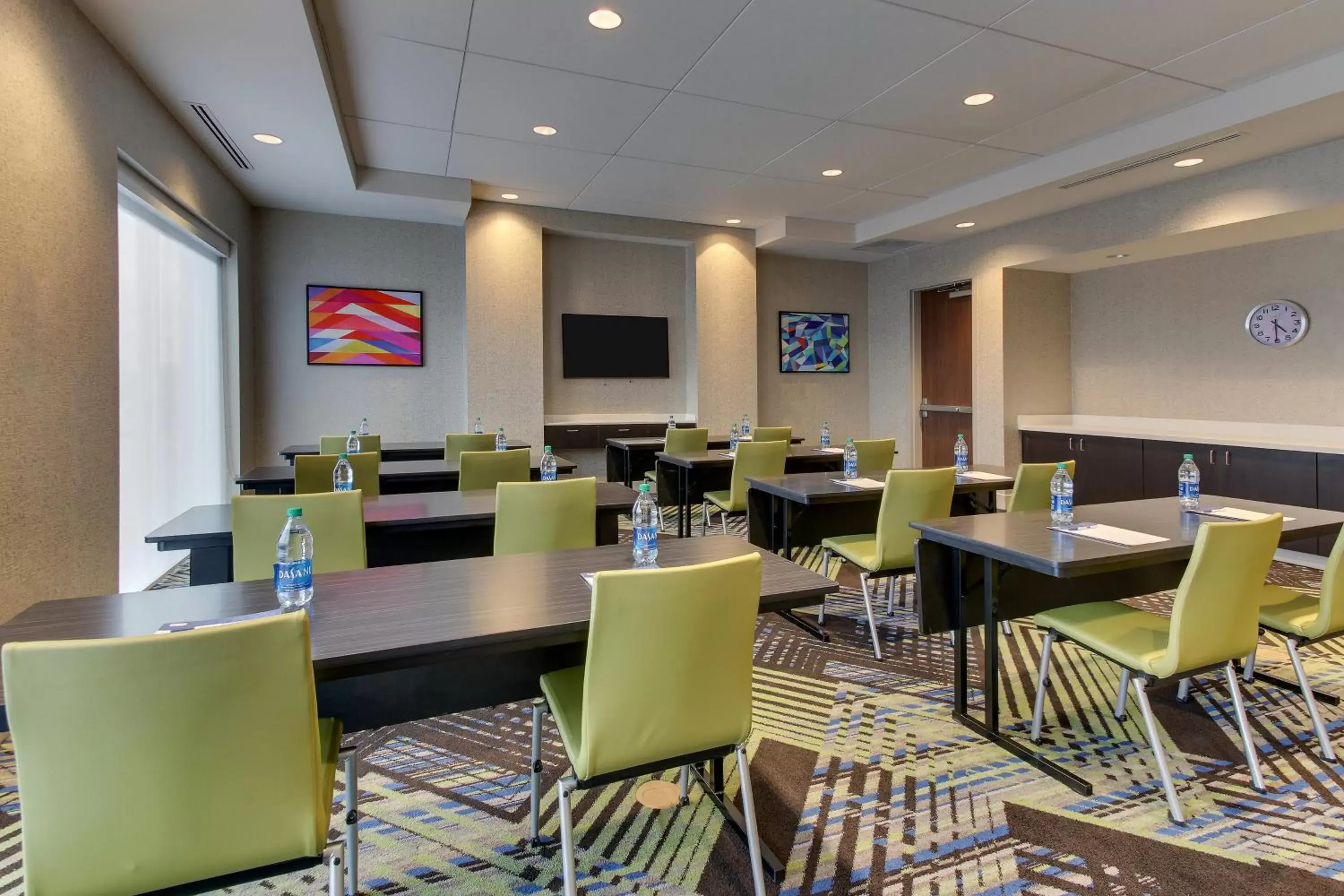 Meeting/conference room, Restaurant/Places to Eat in Holiday Inn Express & Suites - Nashville MetroCenter Downtown, an IHG Hotel