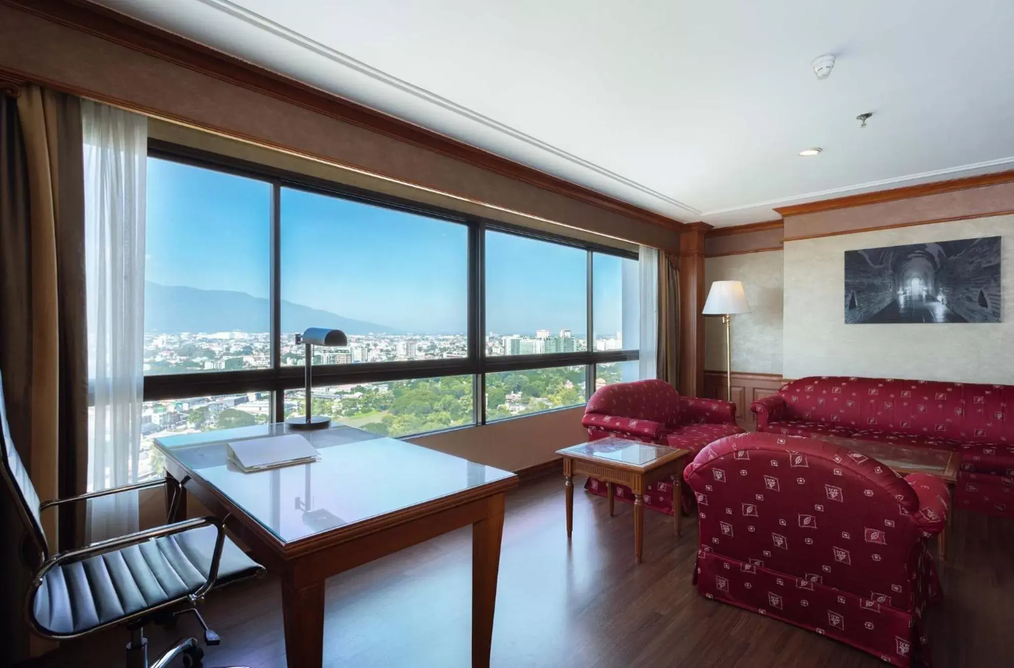 Bedroom, Seating Area in Centara Riverside Hotel Chiang Mai