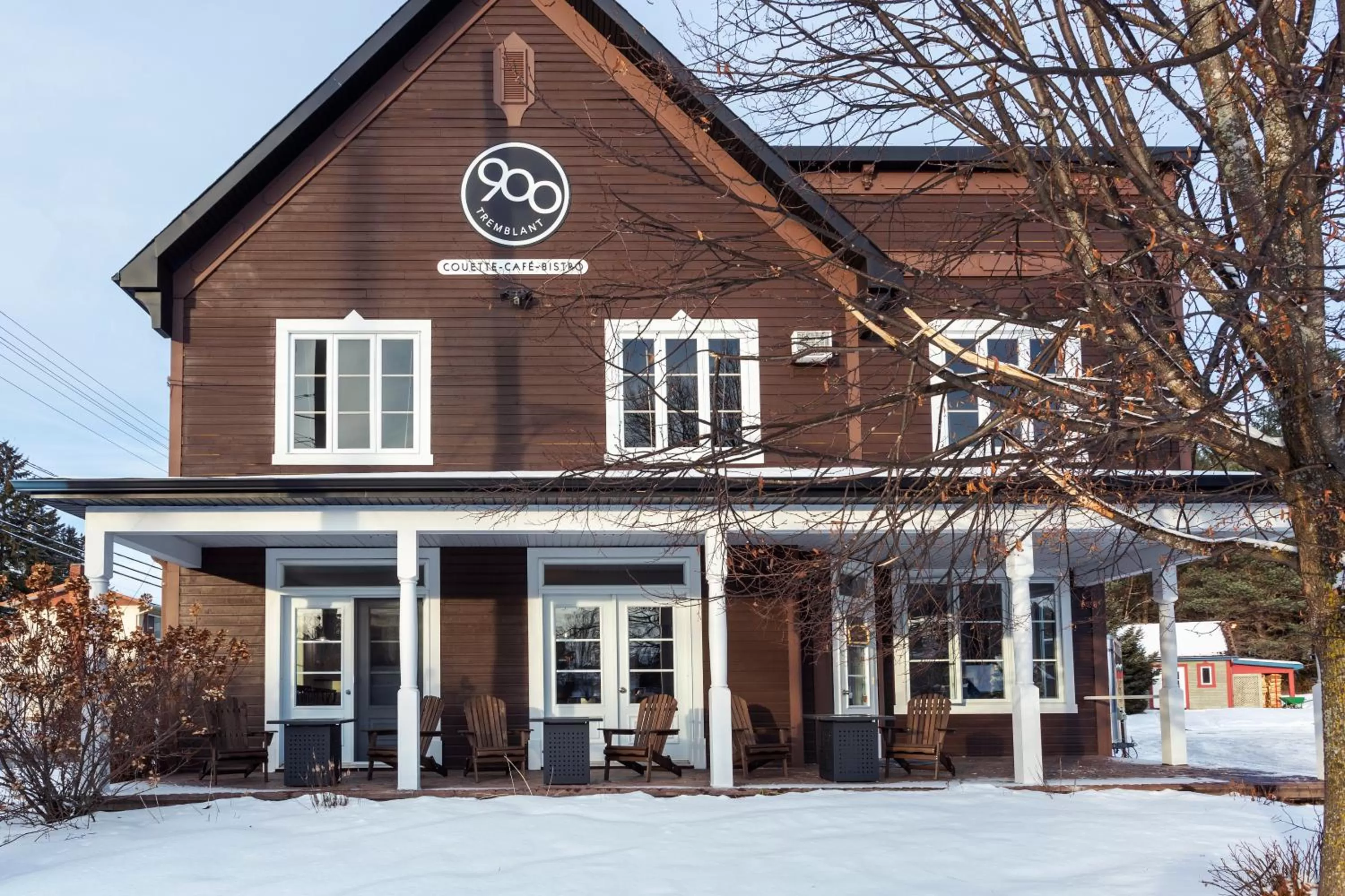 Le 900 Tremblant Inn Café and Bistro