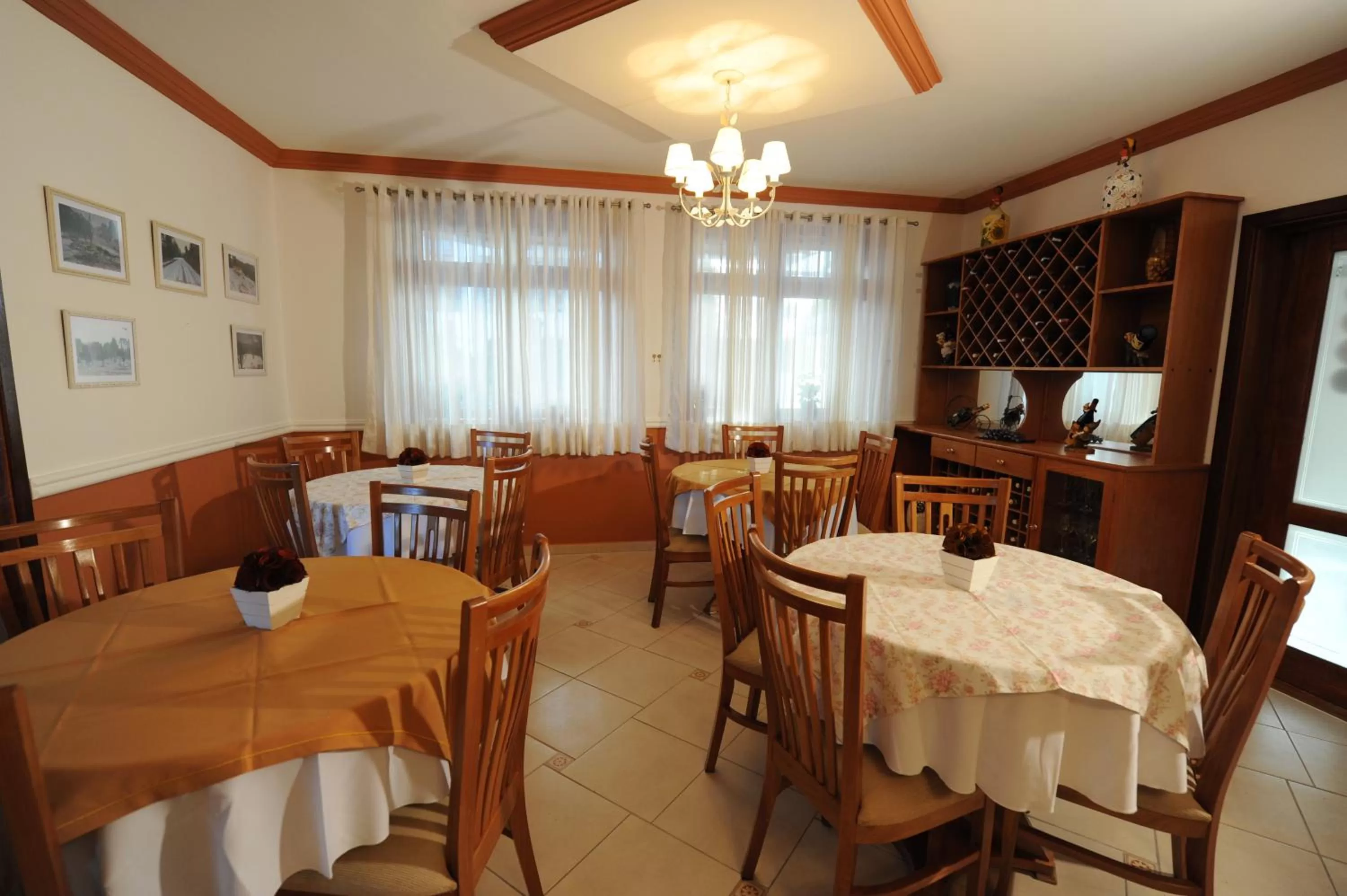 Restaurant/Places to Eat in Pousada Alto D'ouro