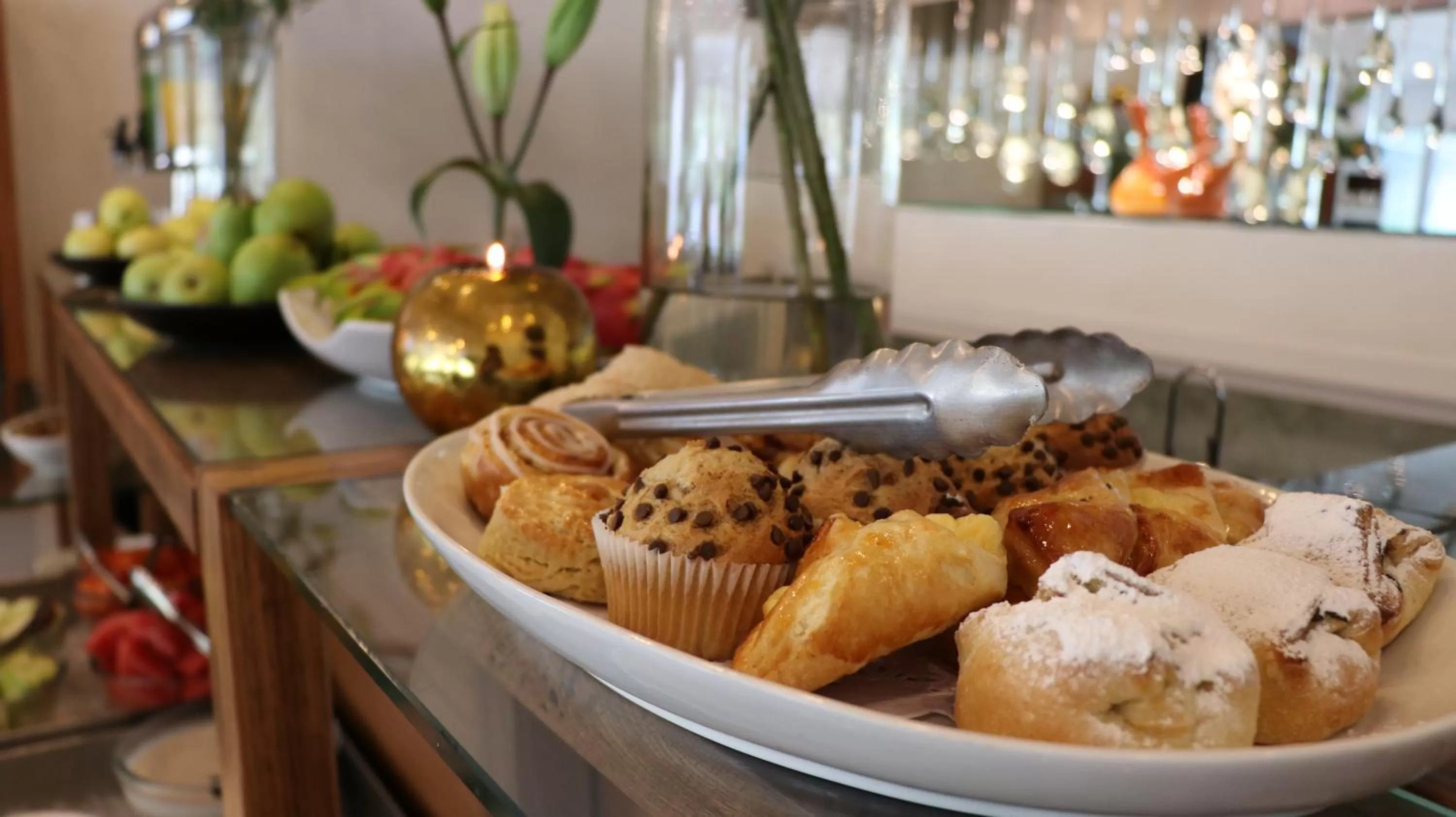 Buffet breakfast in Mesón Ejecutivo Guadalajara Minerva - Av México