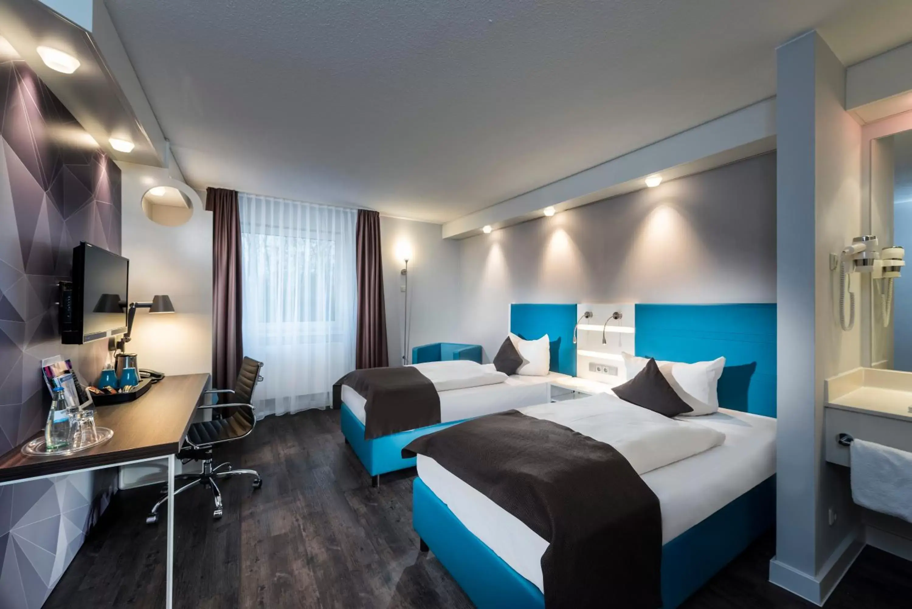 Photo of the whole room, Bed in Best Western Hotel Cologne Airport Troisdorf
