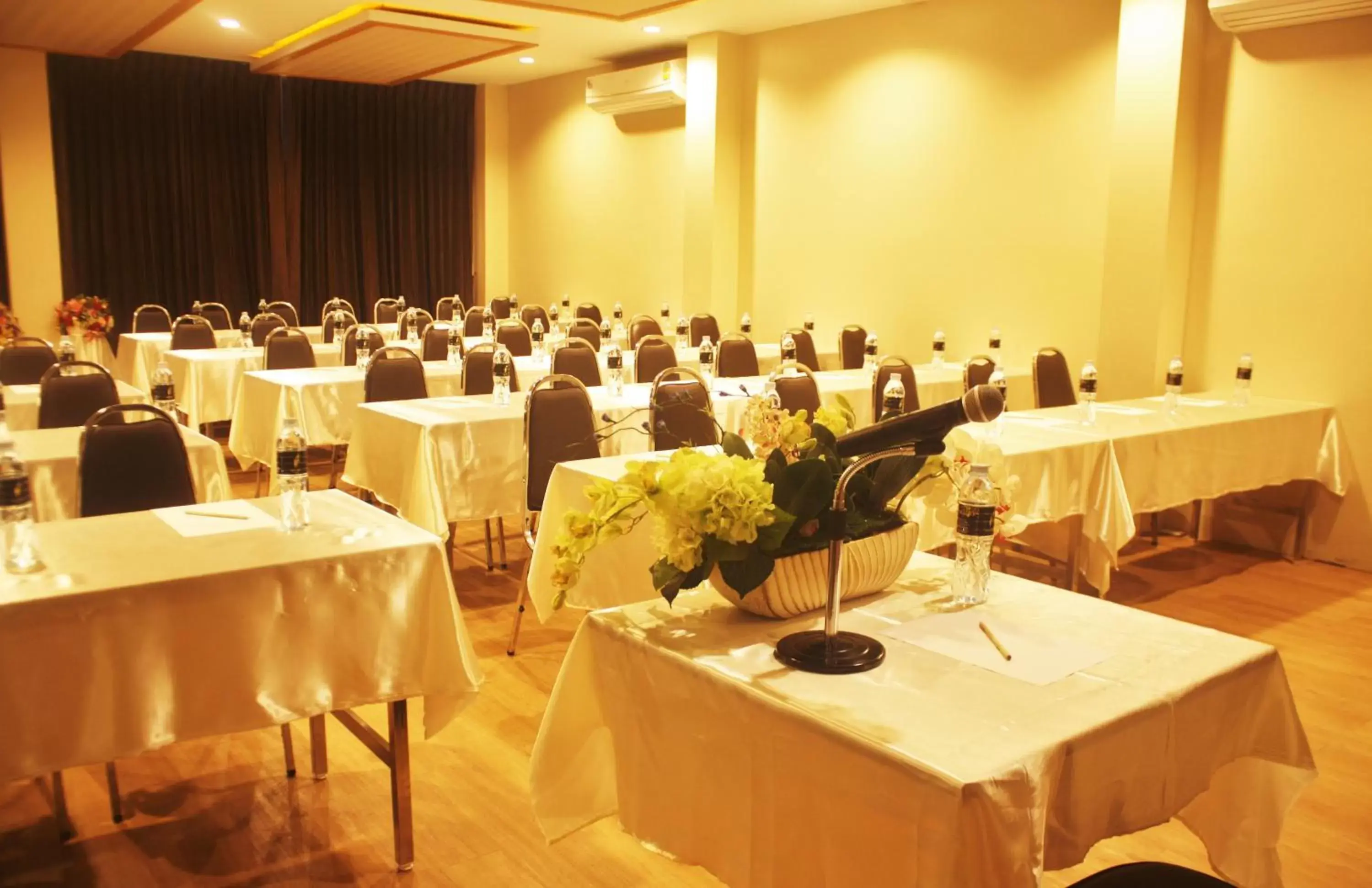 Meeting/conference room in Metro Hotel & Spa