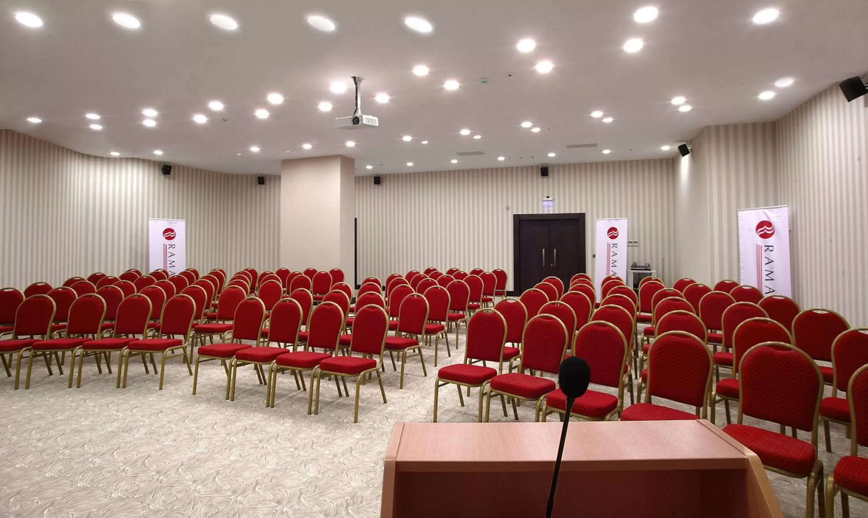 Business facilities, Business Area/Conference Room in Ramada Plaza By Wyndham Izmir