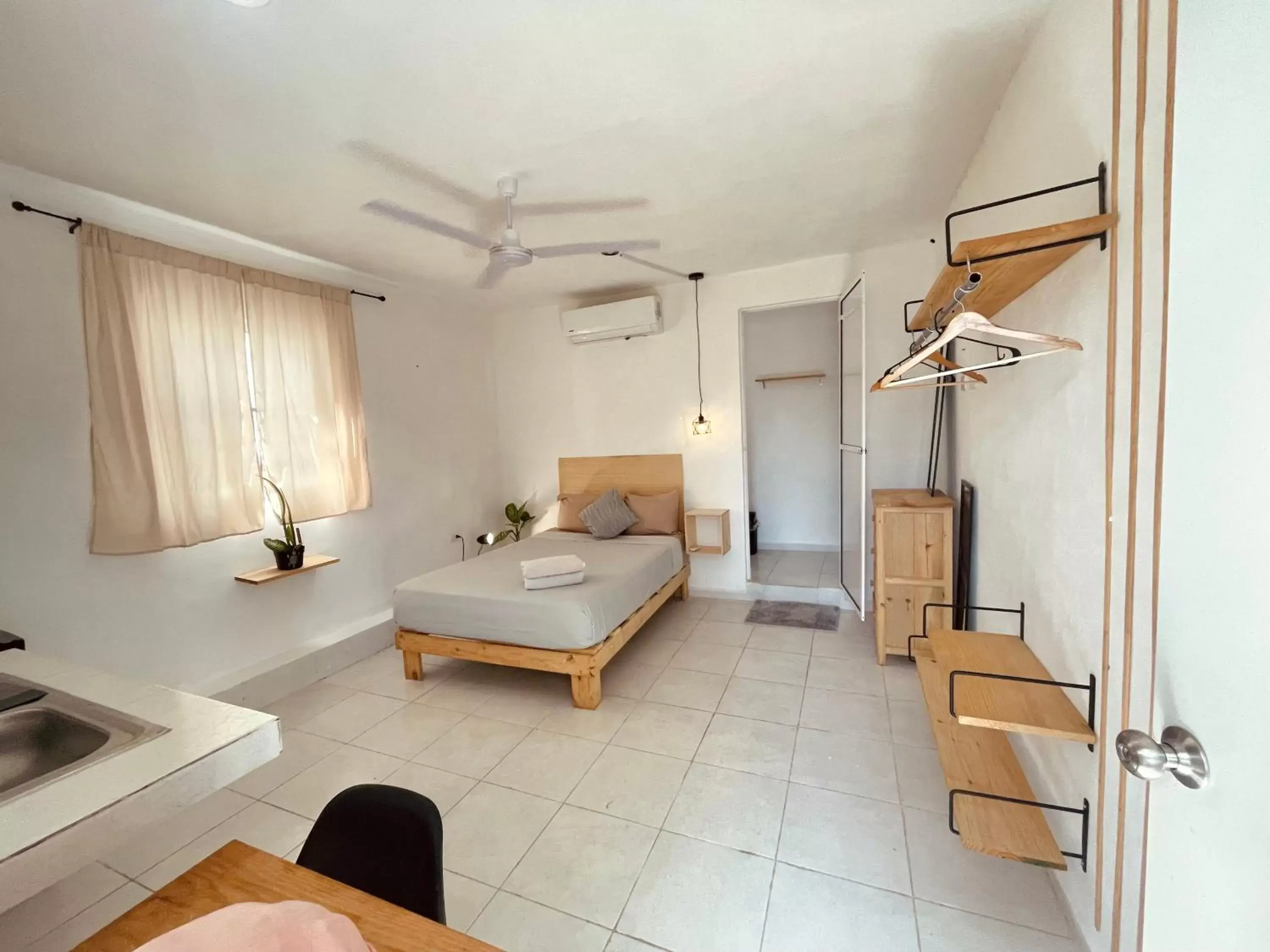 Photo of the whole room in Anana Coliving