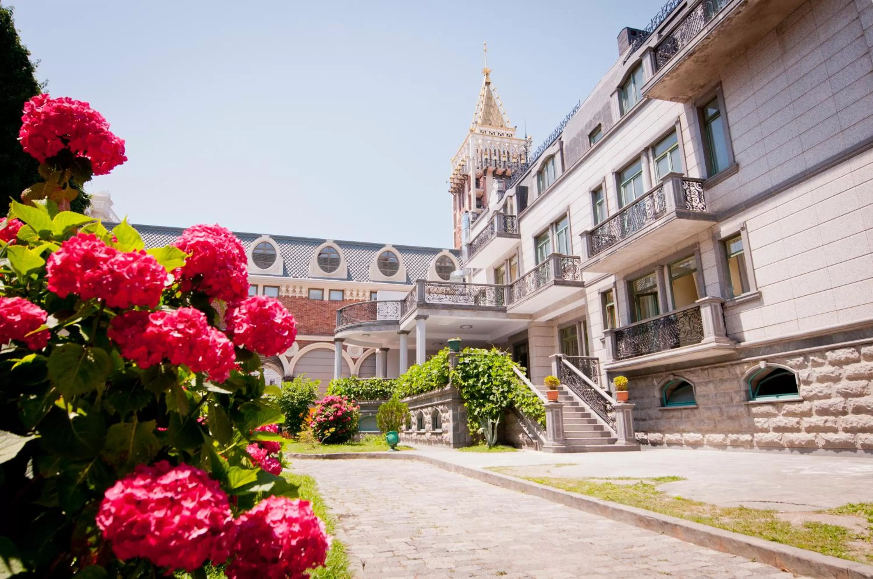 Facade/entrance in Boutique Hotel O. Galogre
