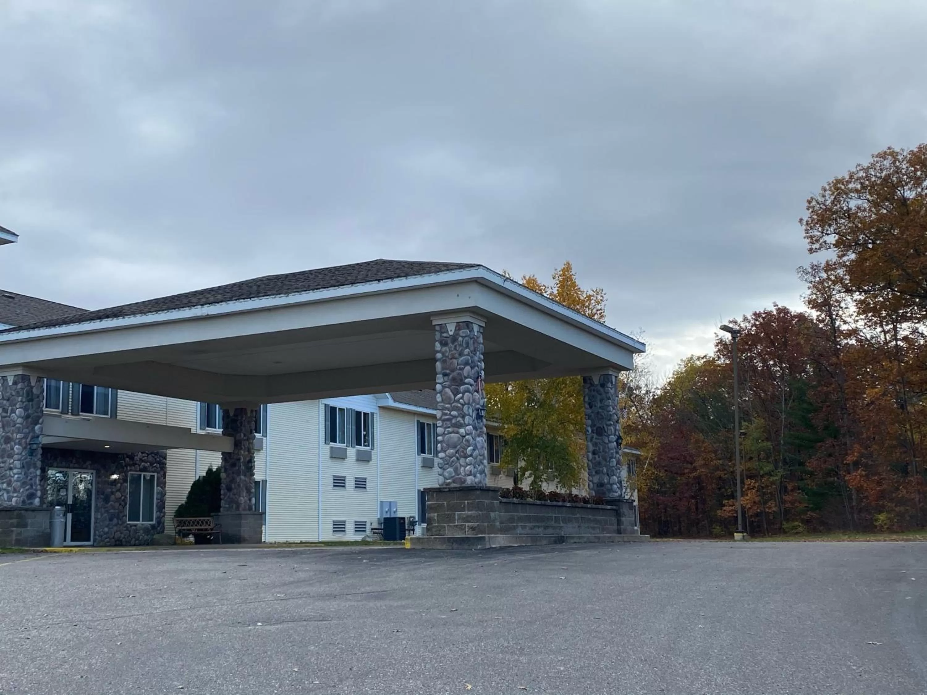 Facade/entrance in Hometown Inn Indian River