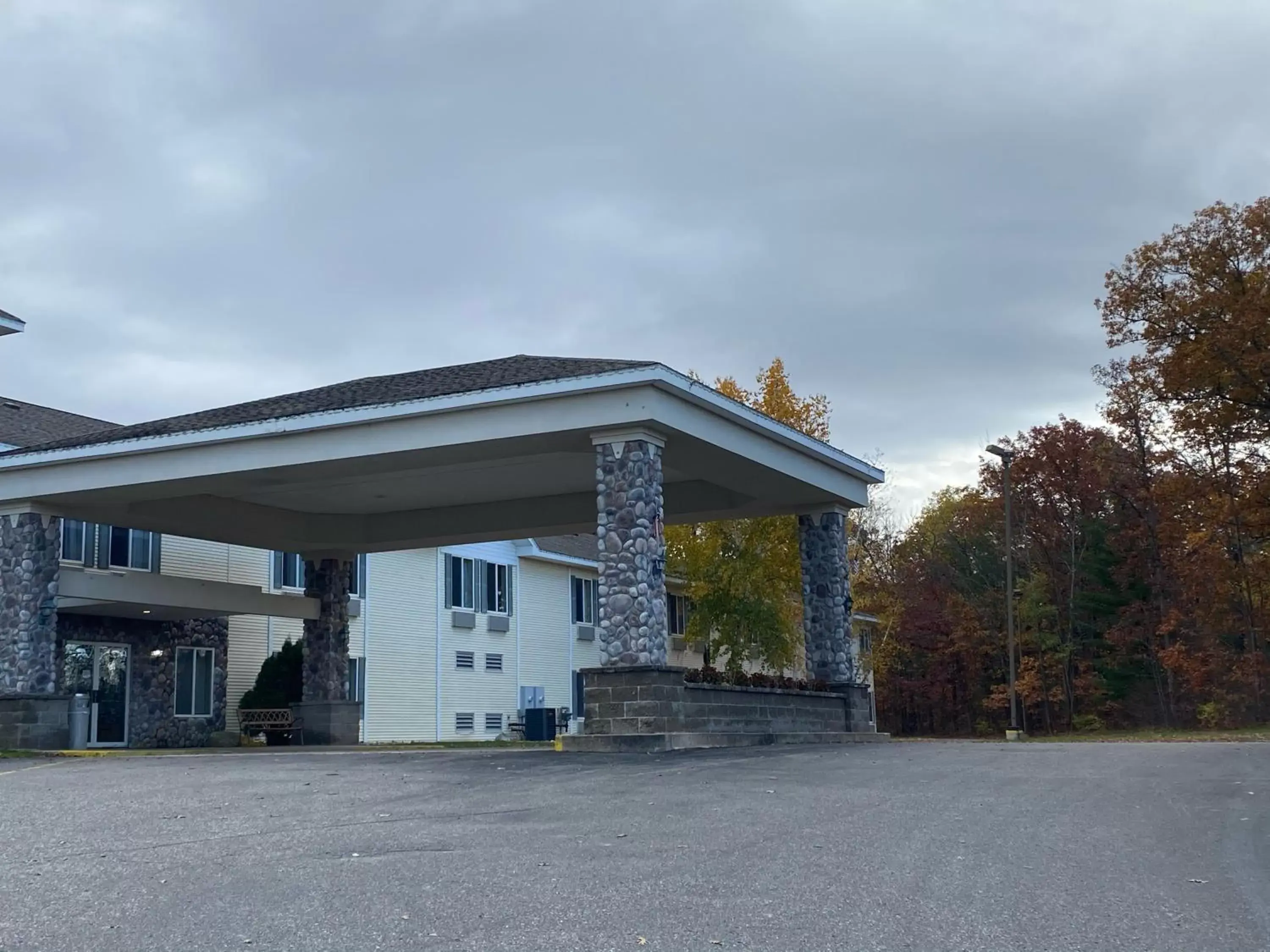 Facade/entrance in Hometown Inn Indian River Facade/entrance in Hometown Inn Indian River