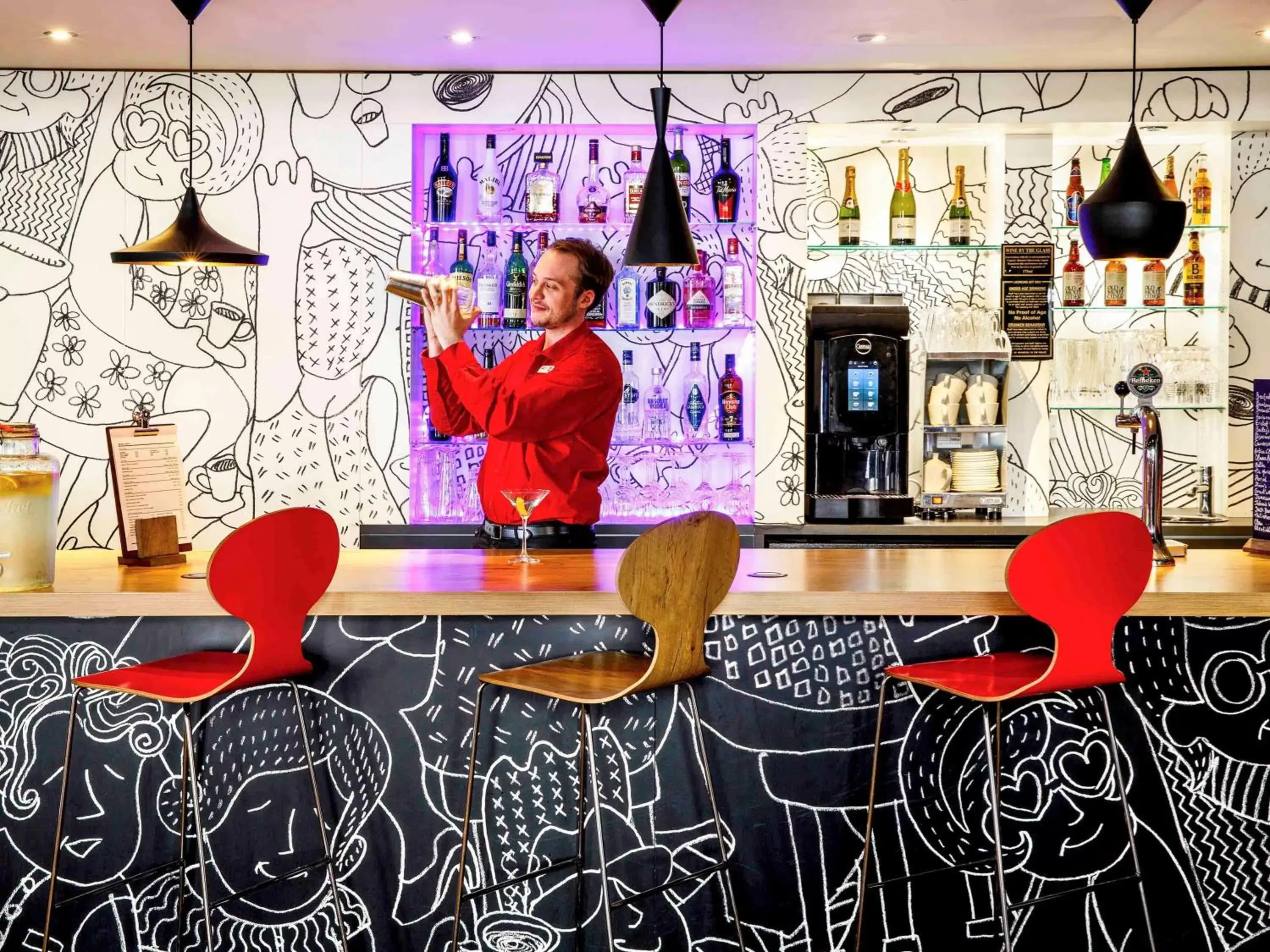 Lounge or bar in ibis London Greenwich