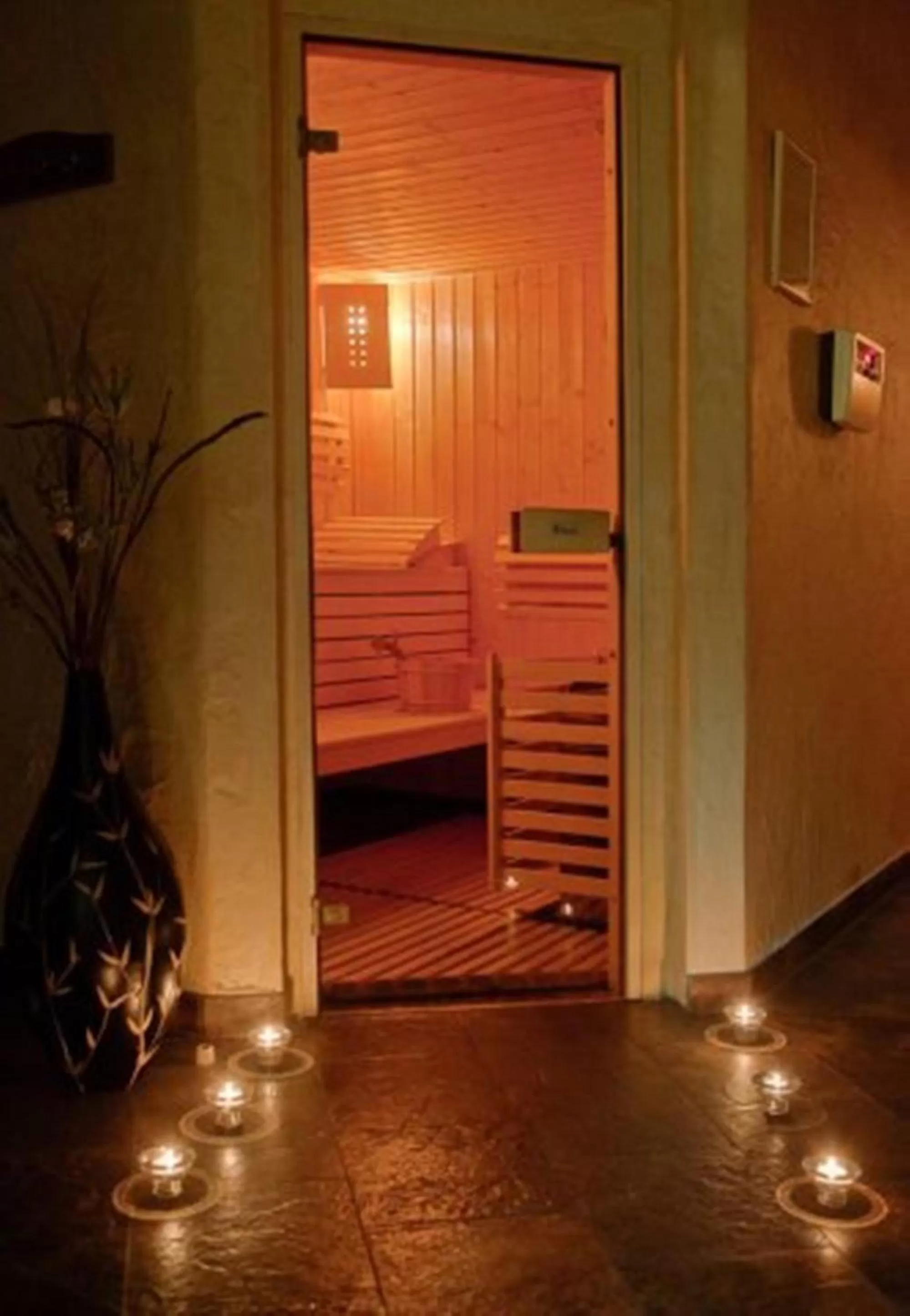 Spa and wellness centre/facilities, Bed in Hotel Dwór Karolówka