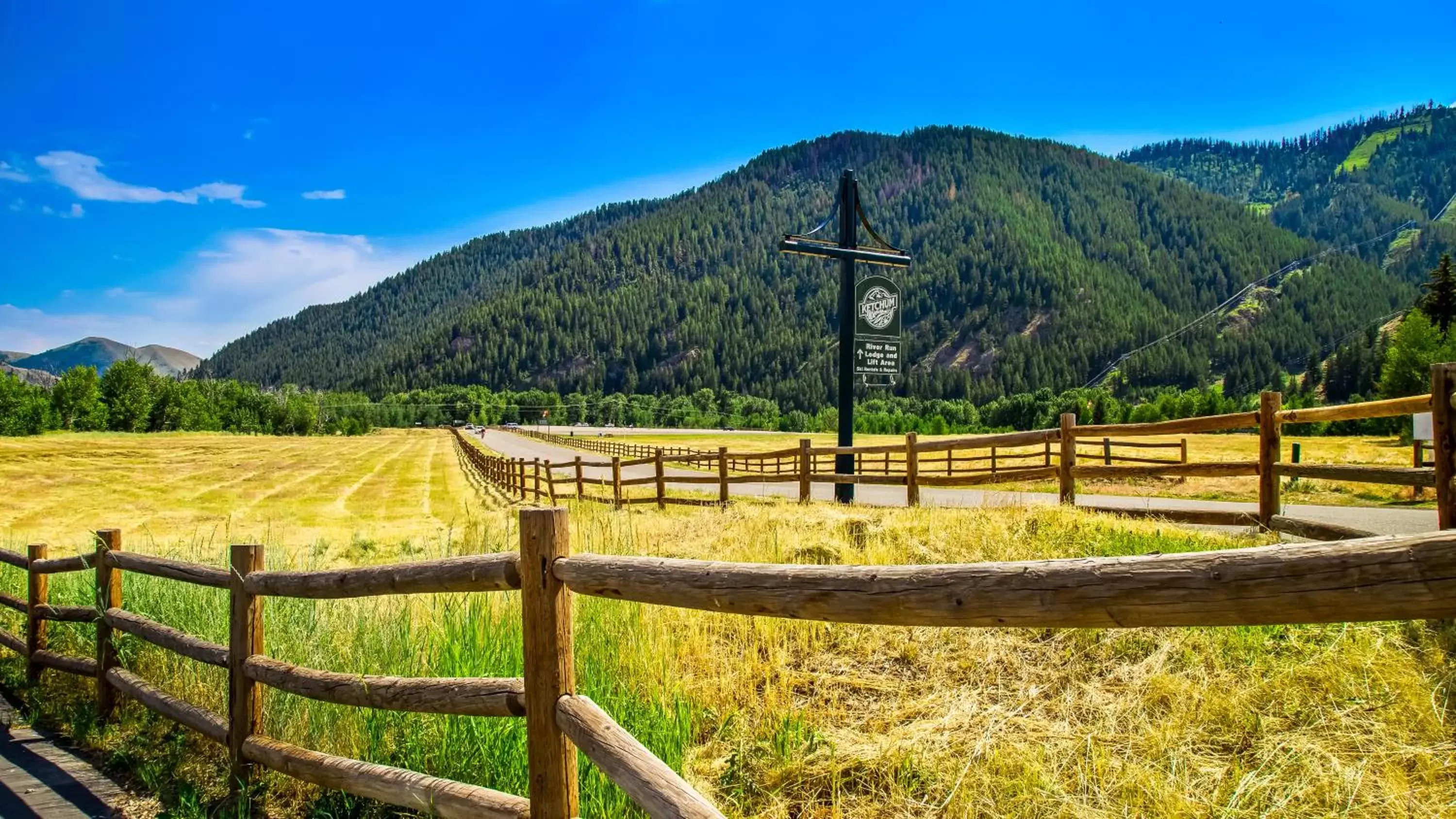 Natural landscape, Mountain View in Best Western Tyrolean Lodge