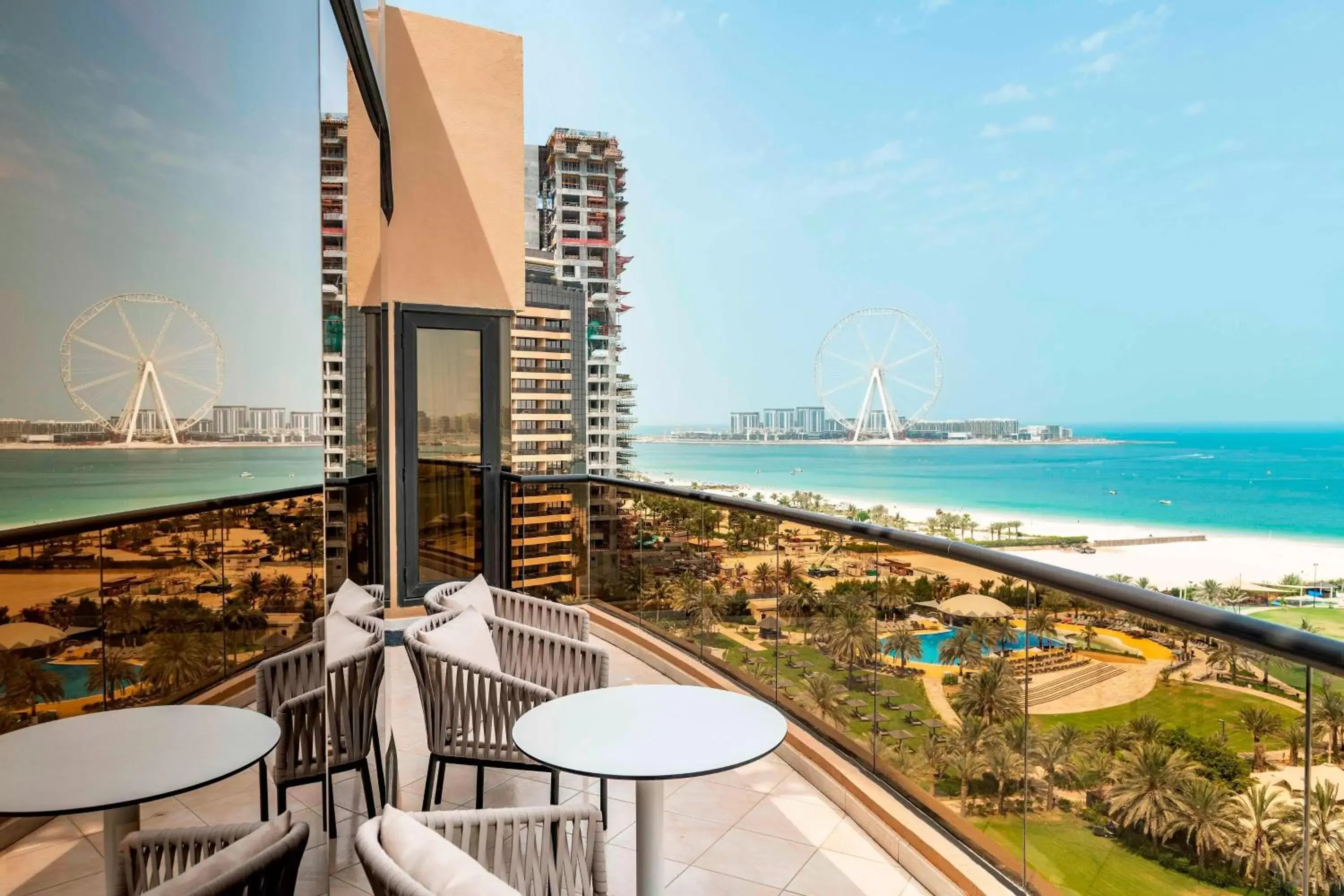 Photo of the whole room, Balcony/Terrace in Le Royal Meridien Beach Resort & Spa Dubai