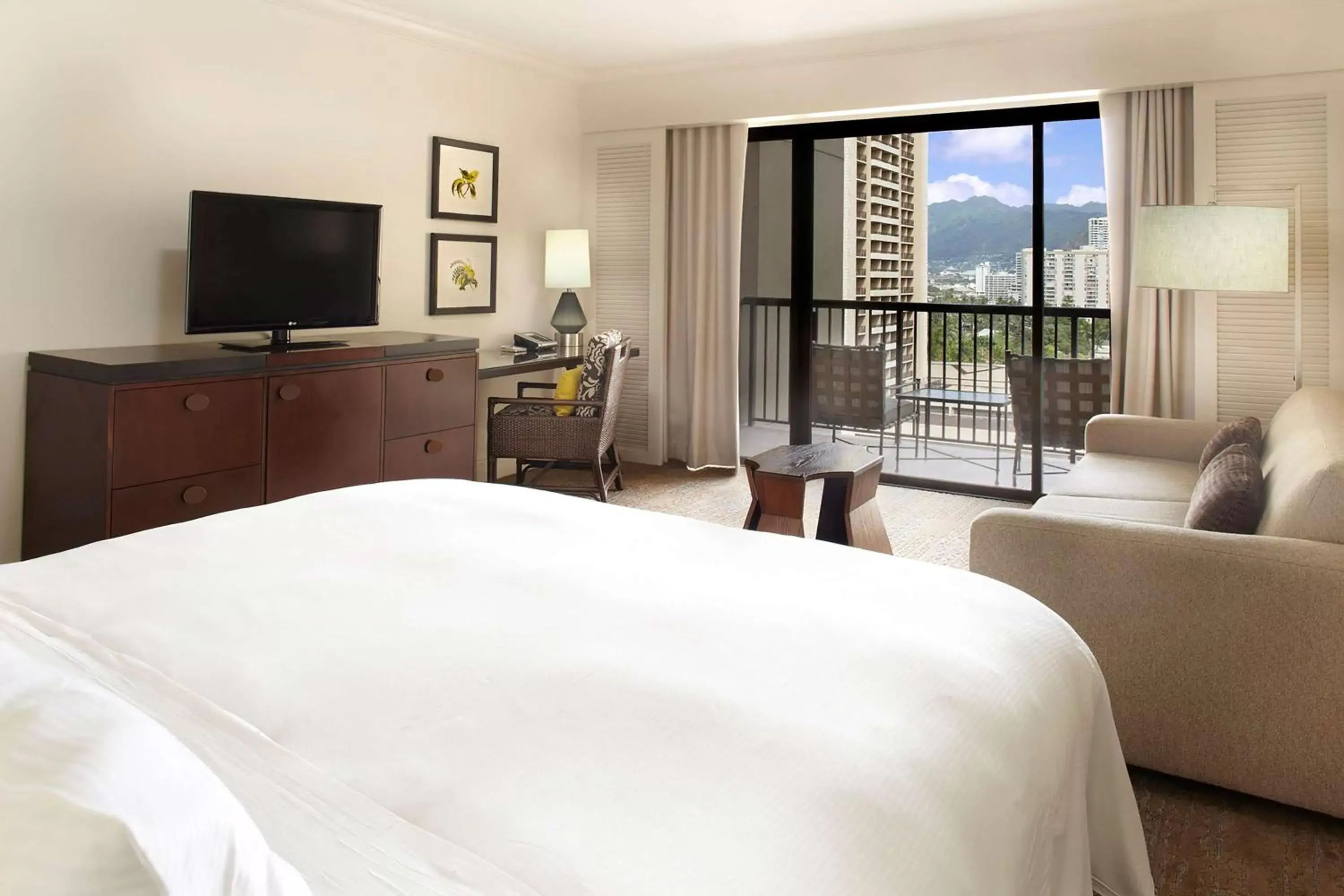 Bedroom, TV/Entertainment Center in Hilton Hawaiian Village Waikiki Beach Resort