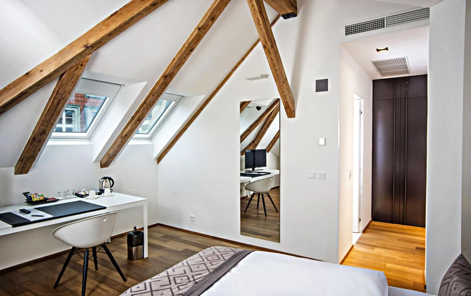 Bedroom in Hotel Golden Crown