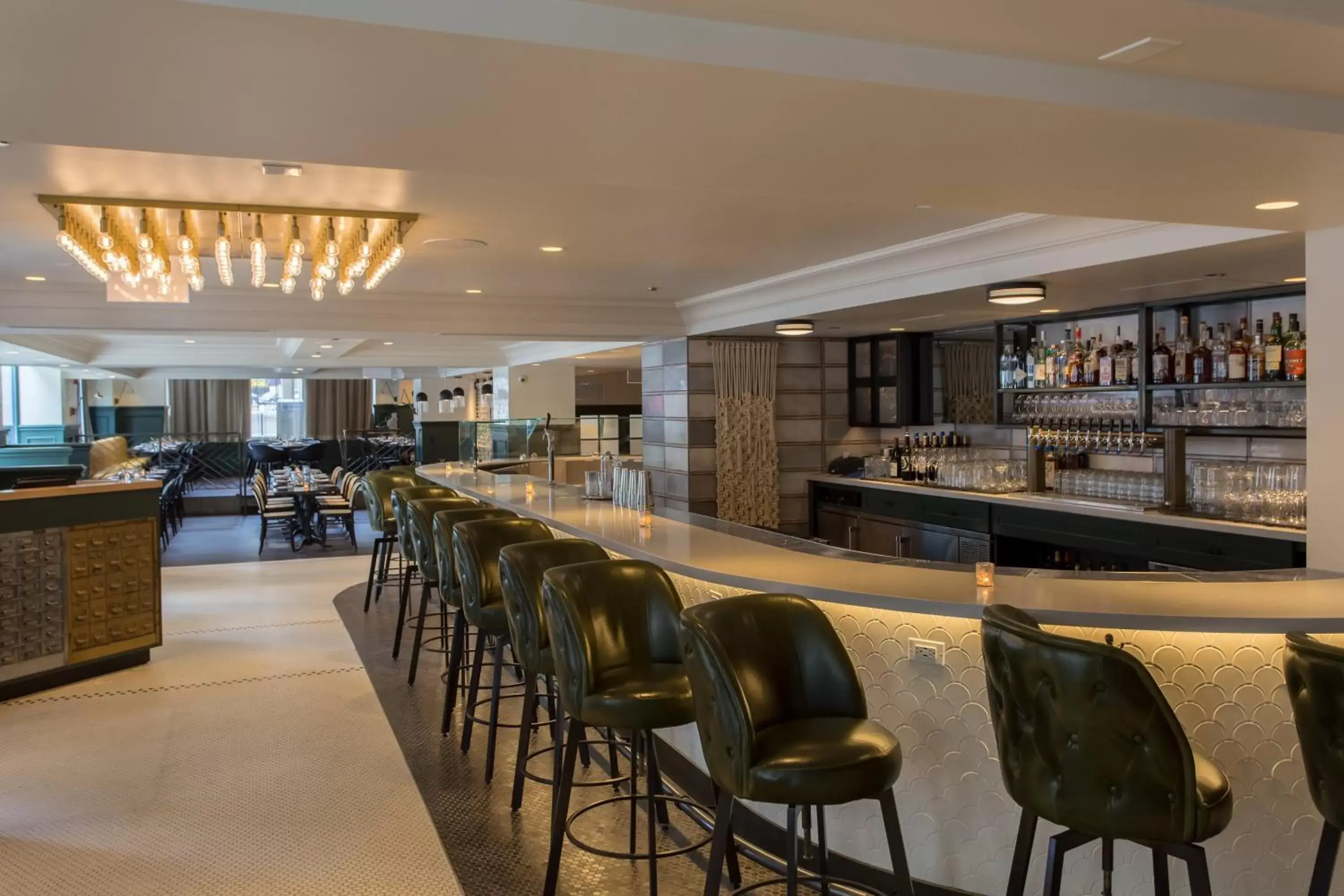 Restaurant/places to eat, Lounge/Bar in Kimpton Hotel Monaco Chicago, an IHG Hotel