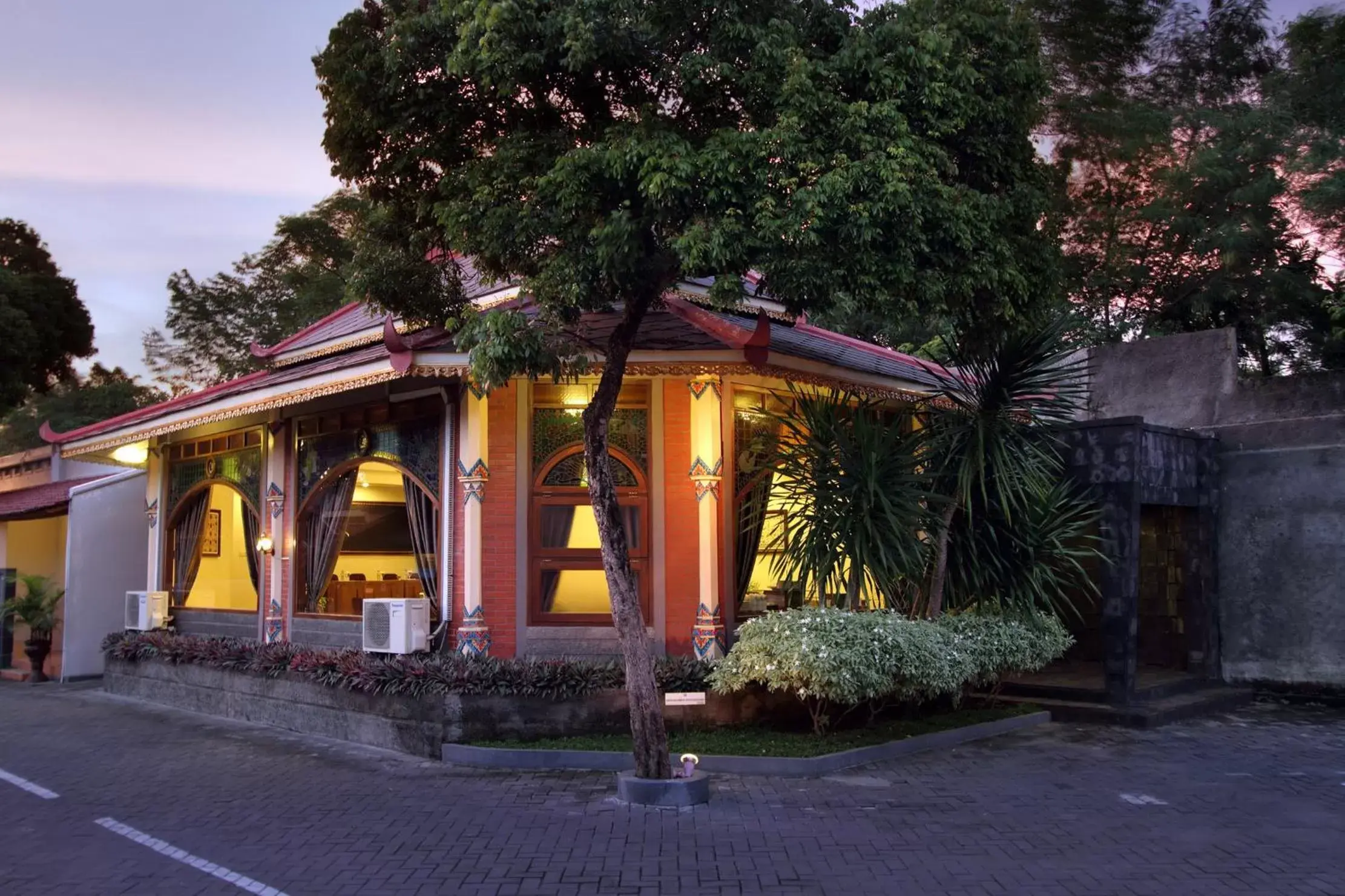 Facade/entrance, Property Building in Cakra Kusuma Hotel